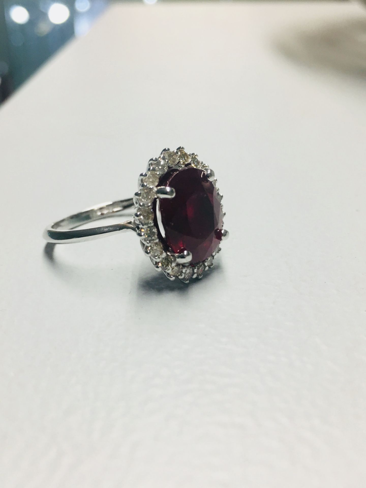 18ct White Gold Ruby Diamond Cluster Ring - Image 6 of 10