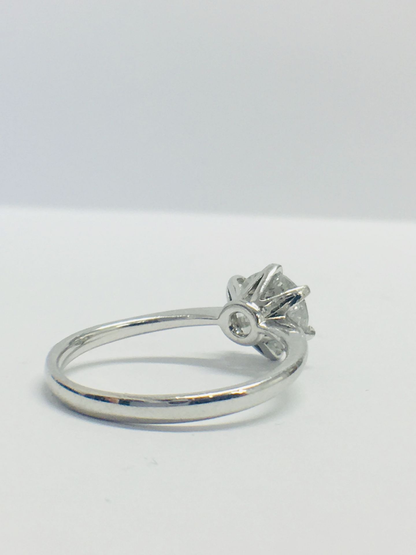 Platinum Diamond 1.64ct Diamond Solitaire Ring - Image 6 of 9