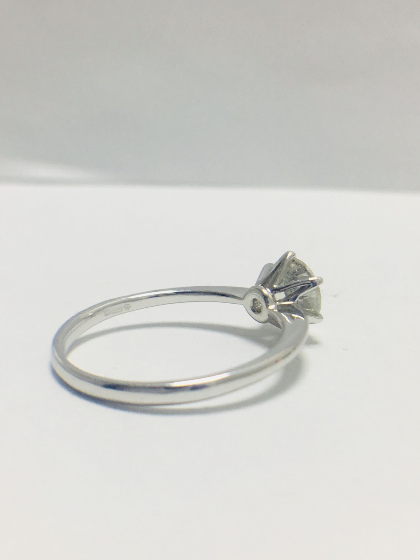 1ct Platinum Diamond Solitaire Ring - Image 5 of 8