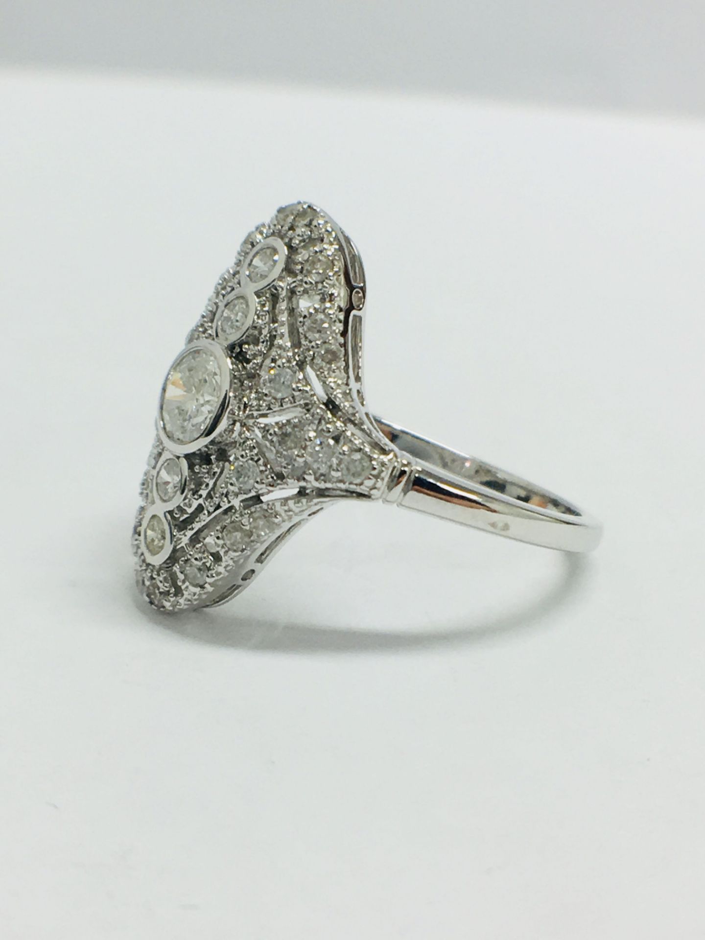 18ct White Gold Diamond Ring - Image 2 of 8
