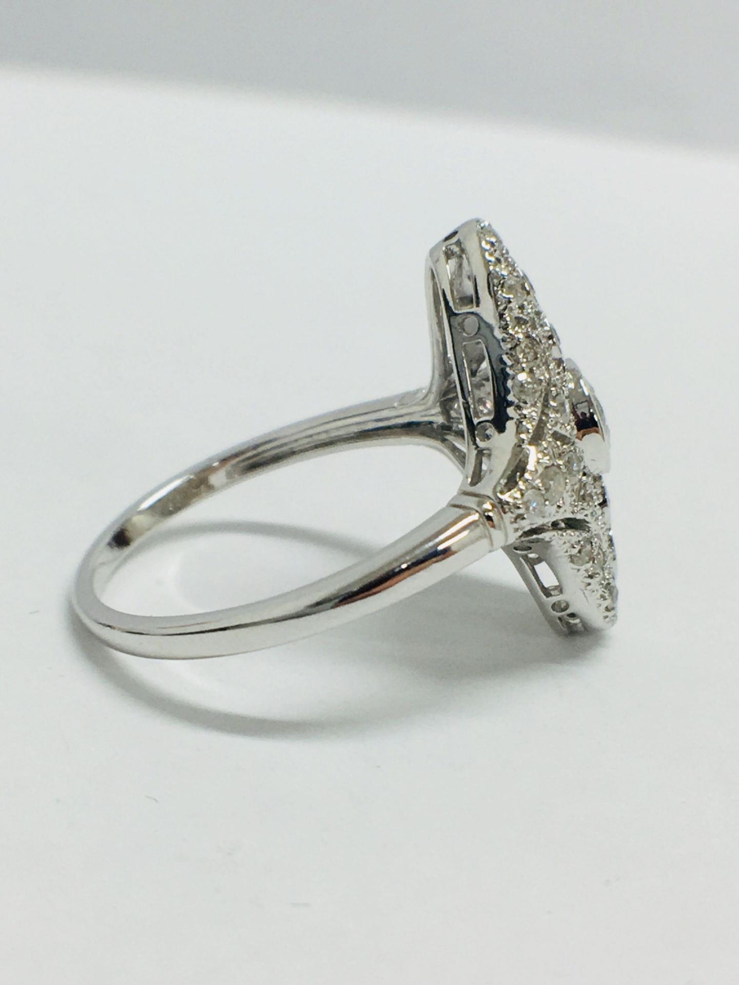 18ct White Gold Diamond Ring - Image 6 of 8