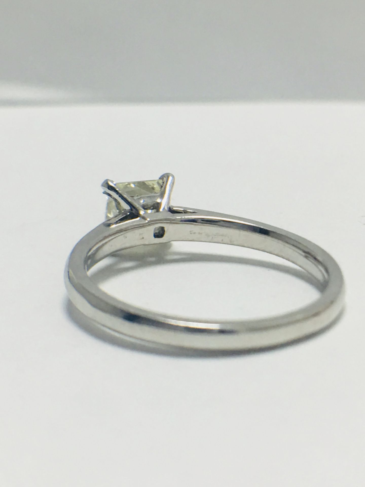 1ct Platinum Diamond Solitaire Ring - Image 5 of 8