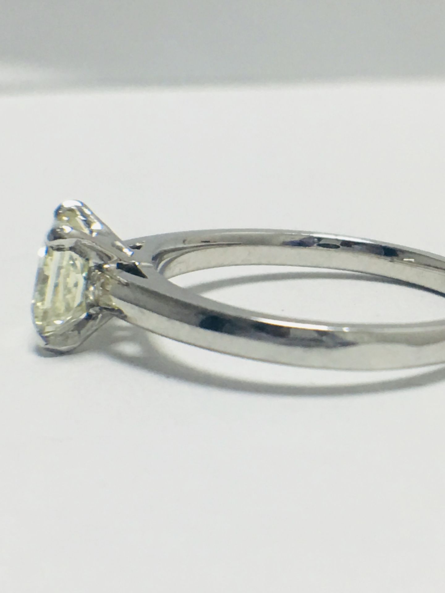 1ct Platinum Diamond Solitaire Ring - Image 4 of 8