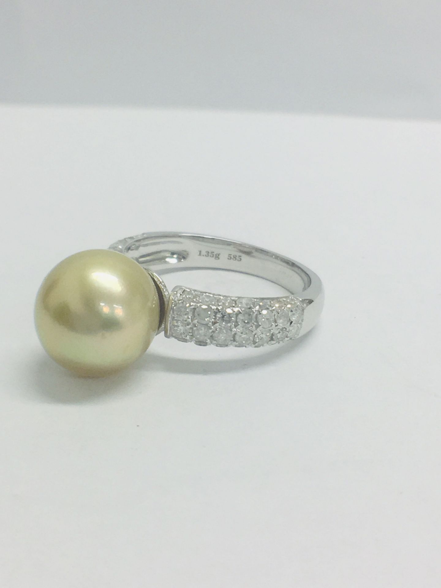 14ct White Gold Pearl & Diamond Ring - Image 2 of 8