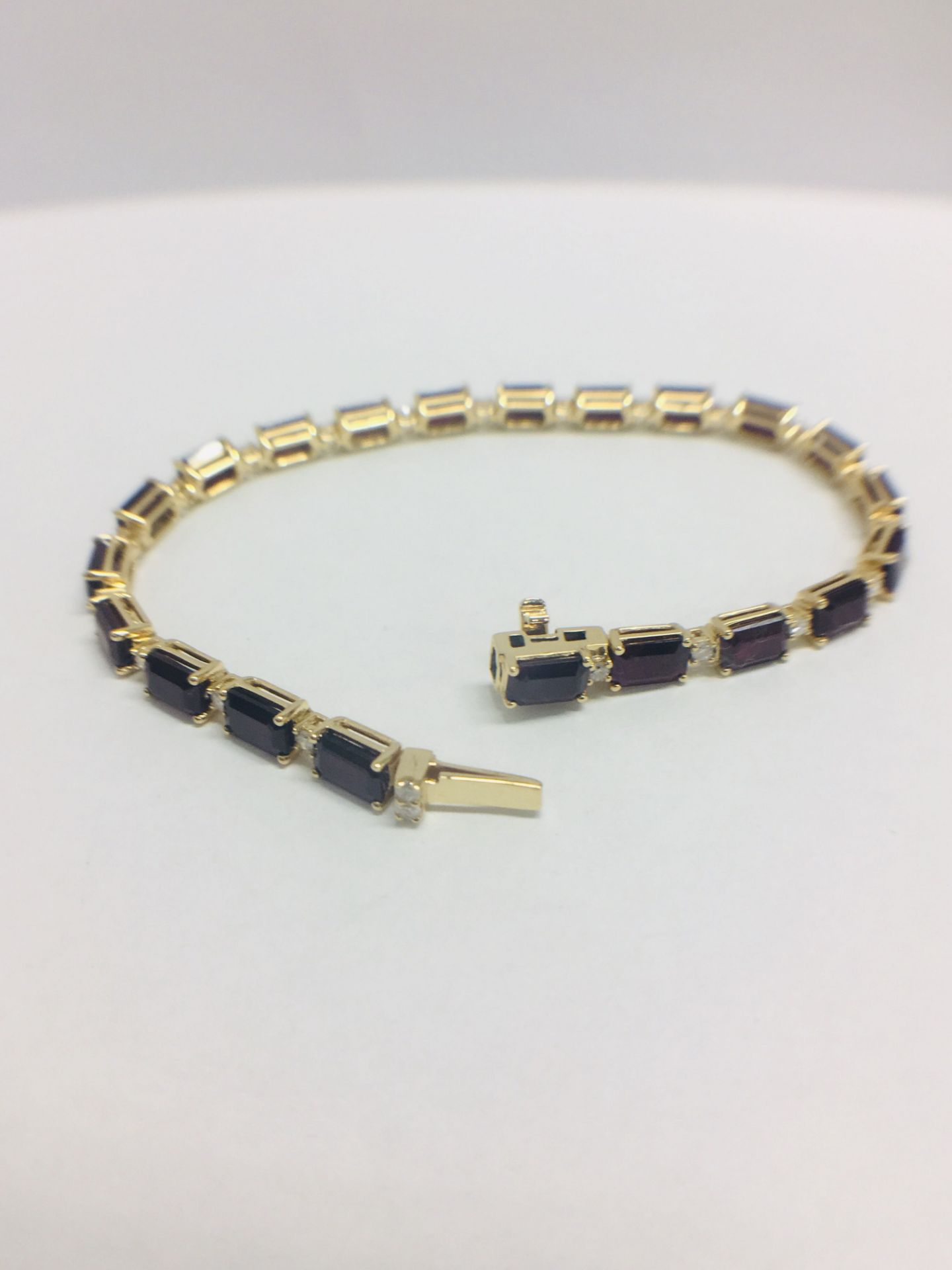 18ct Yellow Gold Ruby & Diamond Tennis Bracelet - Image 4 of 9