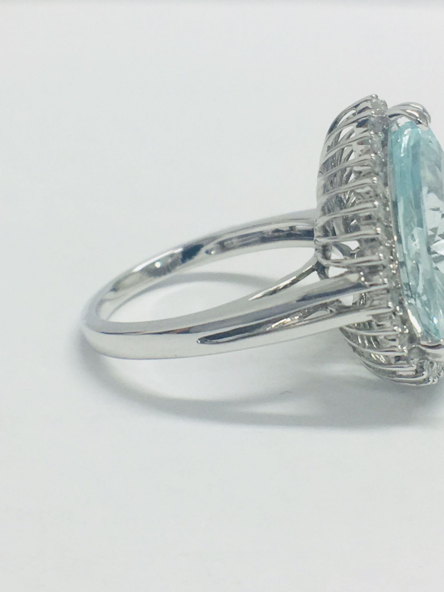 14ct White Gold Aquamarine & Diamond Ring - Image 7 of 7