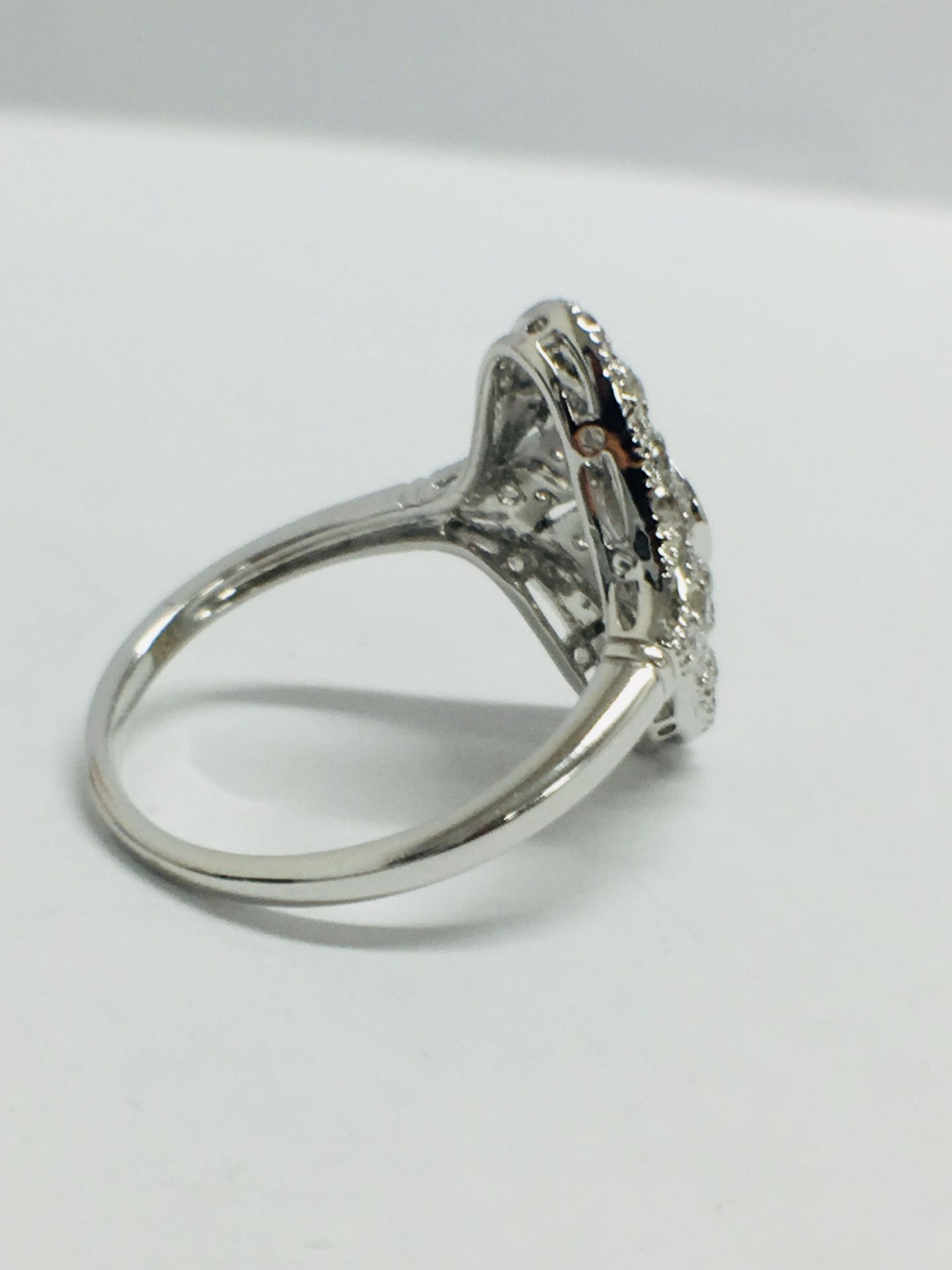 18ct White Gold Diamond Ring - Image 5 of 8