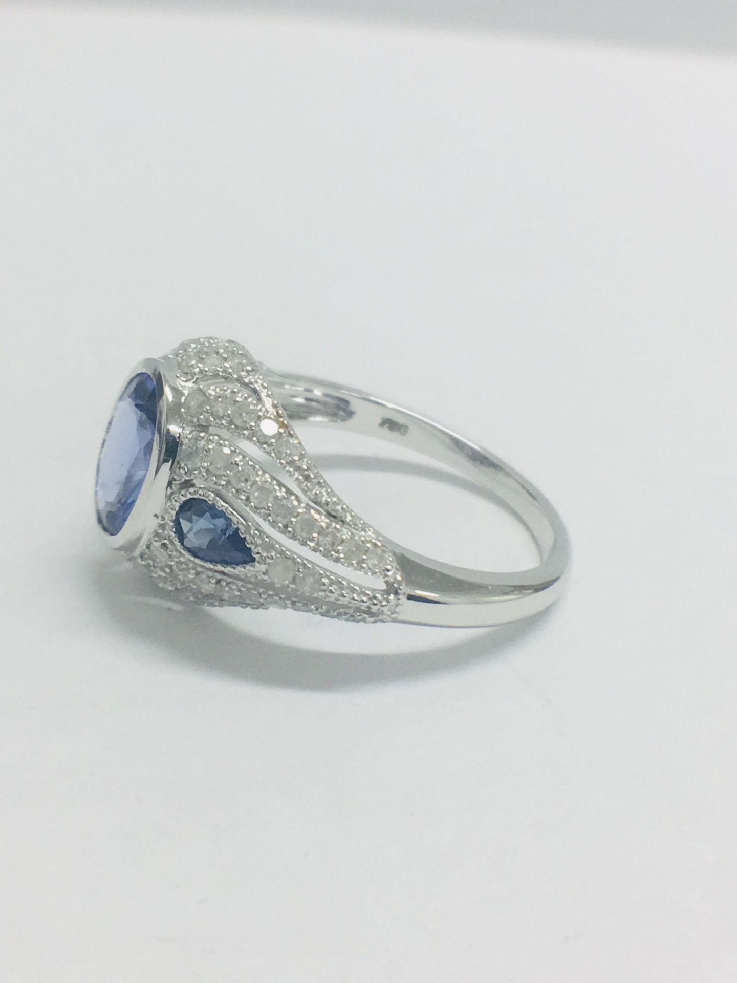 18ct White Gold Tanzanite & Diamond Ring - Image 3 of 6