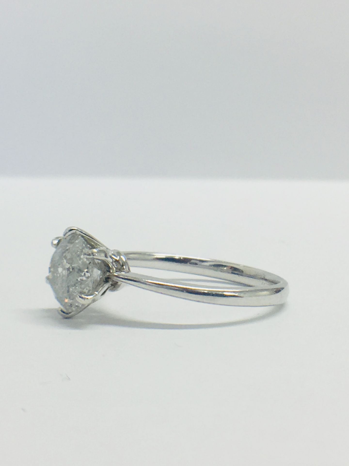 Platinum Diamond 1.64ct Diamond Solitaire Ring - Image 4 of 9