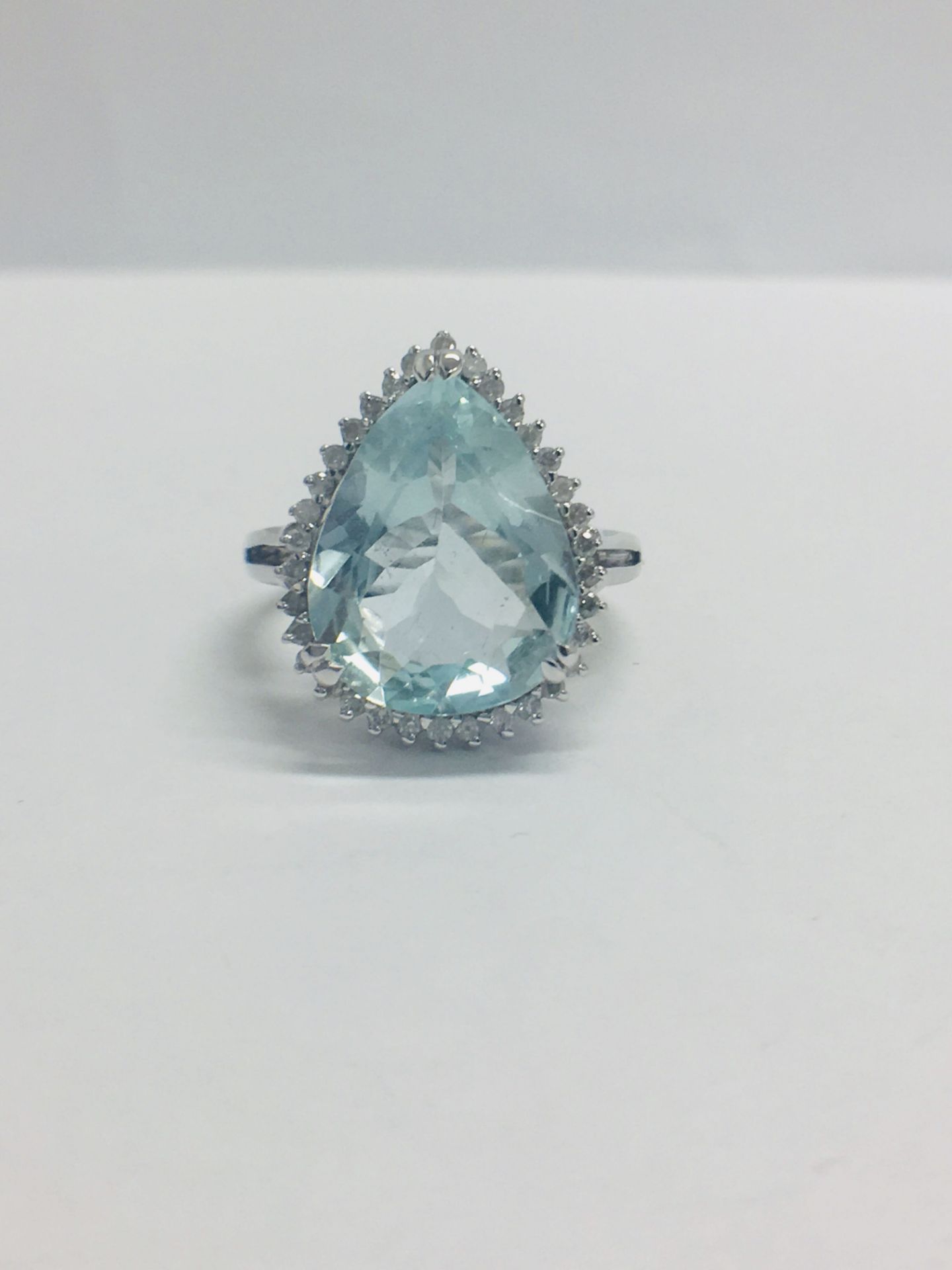 14ct White Gold Aquamarine & Diamond Ring