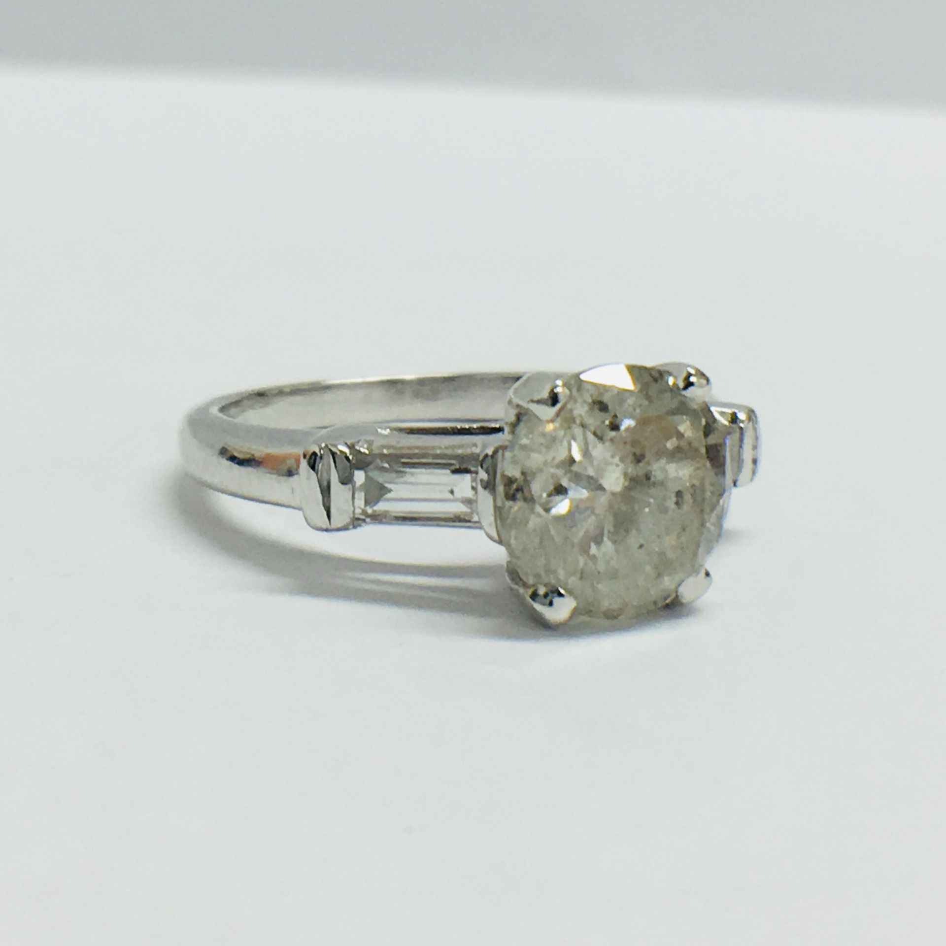 Platinum Diamond Ring - Image 9 of 9