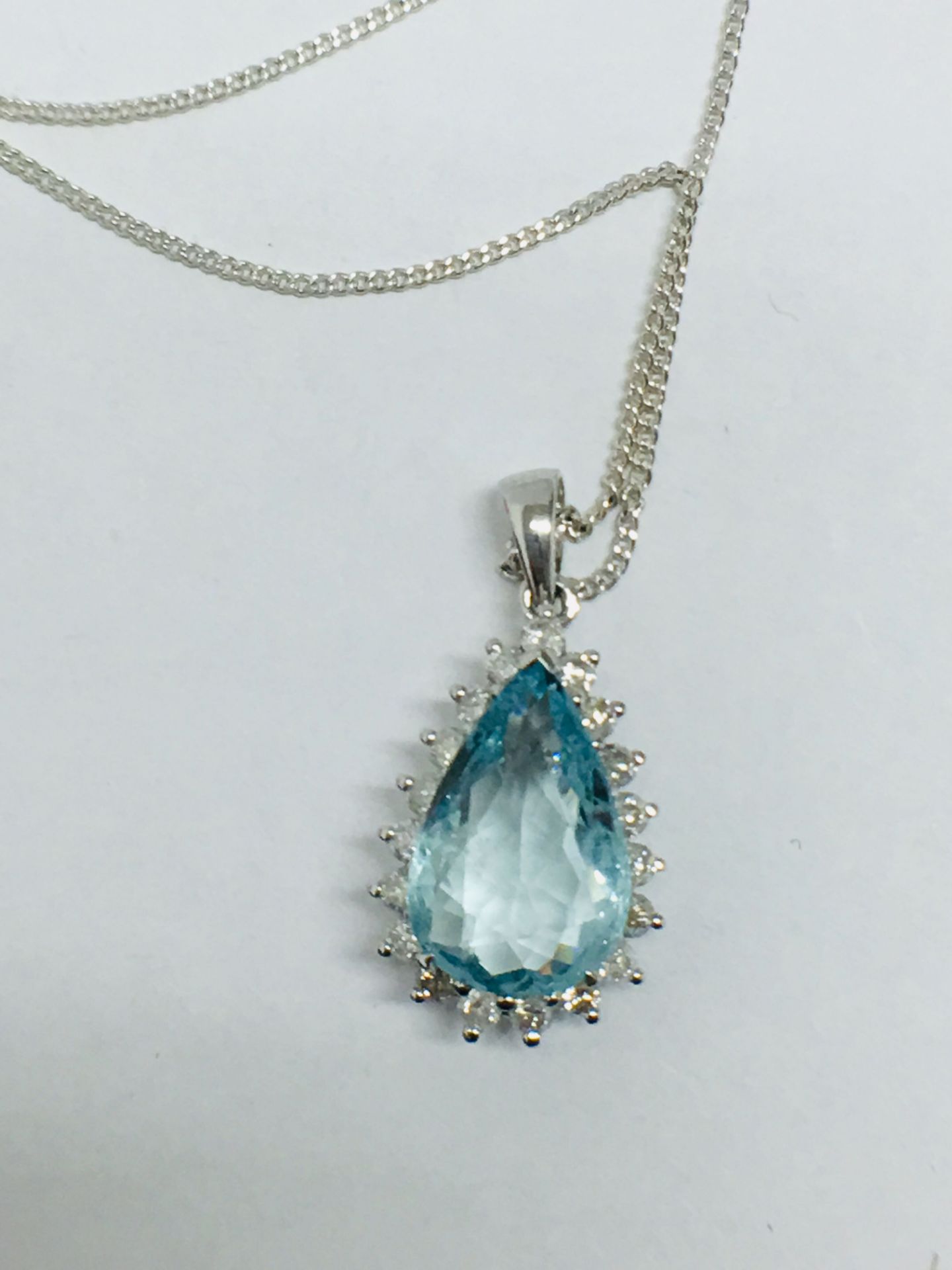 14ct White Gold Aquamarine & Diamond Pendant - Image 3 of 8