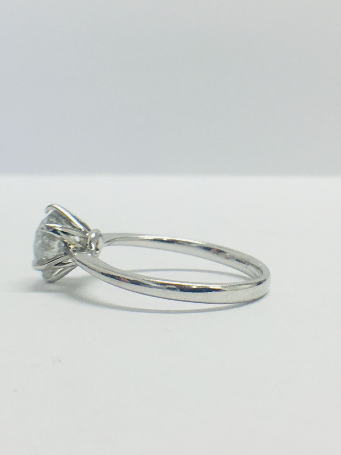 Platinum Diamond 1.64ct Diamond Solitaire Ring - Image 3 of 9