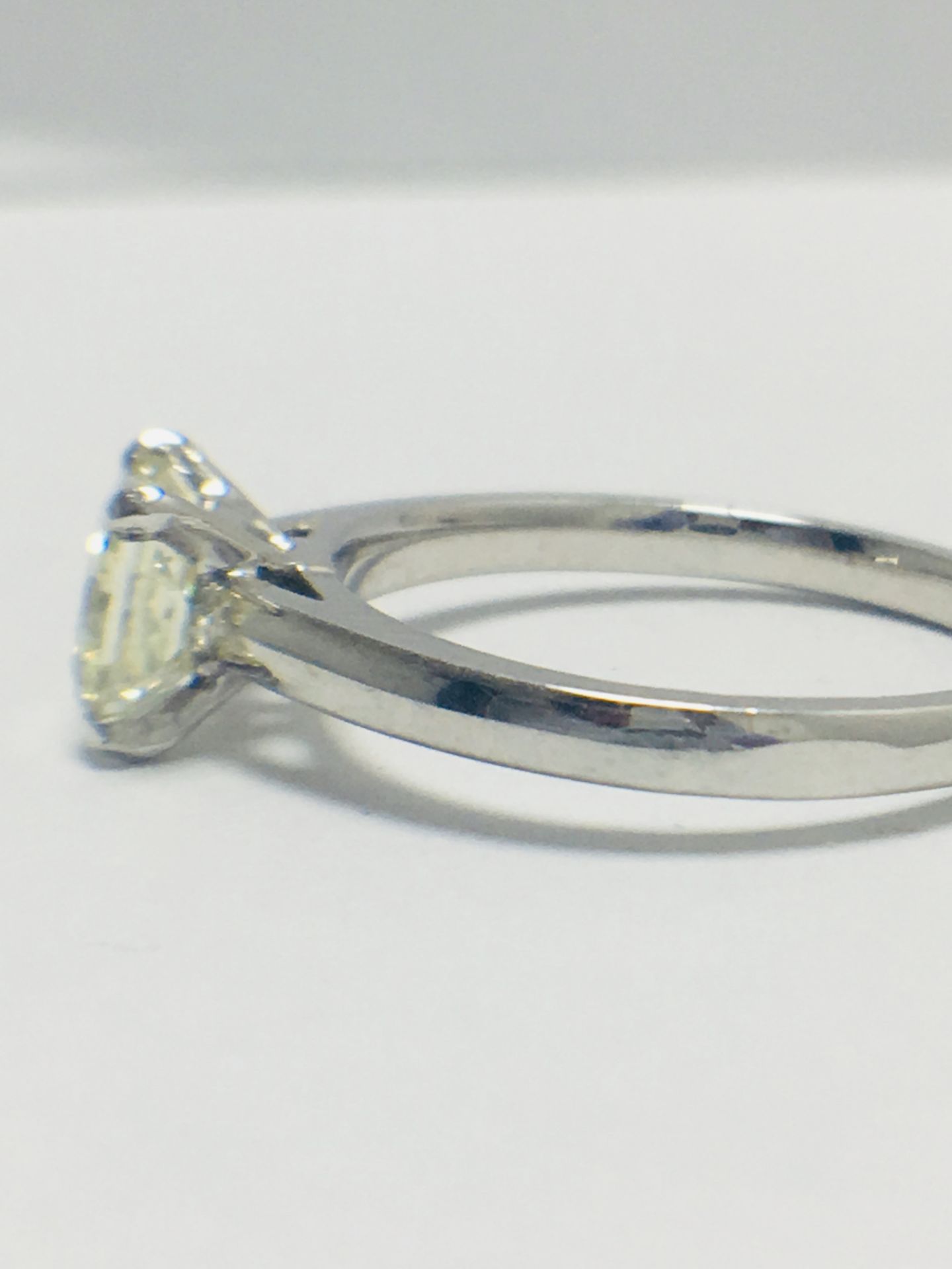 1ct Platinum Diamond Solitaire Ring - Image 3 of 8