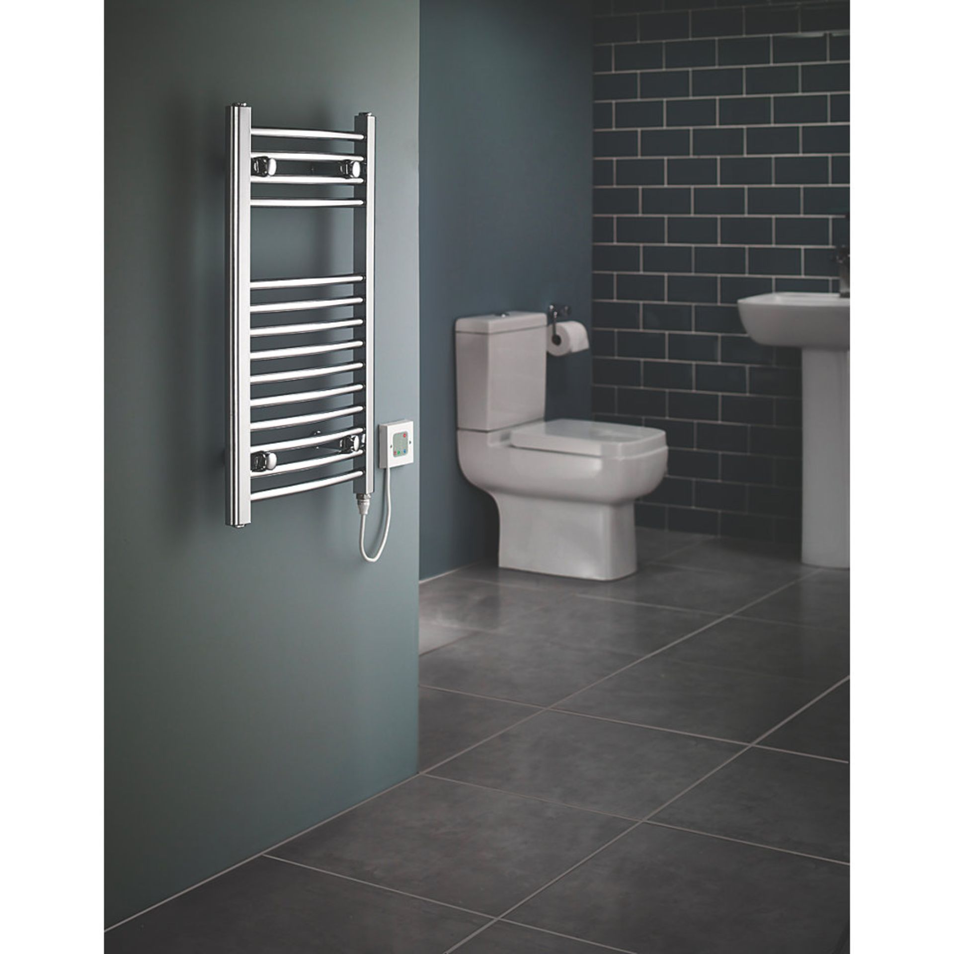 (UK181) 600x812mm White Double Panel Horizontal Colosseum Traditional Radiator. RRP £376.99. Made - Image 3 of 3