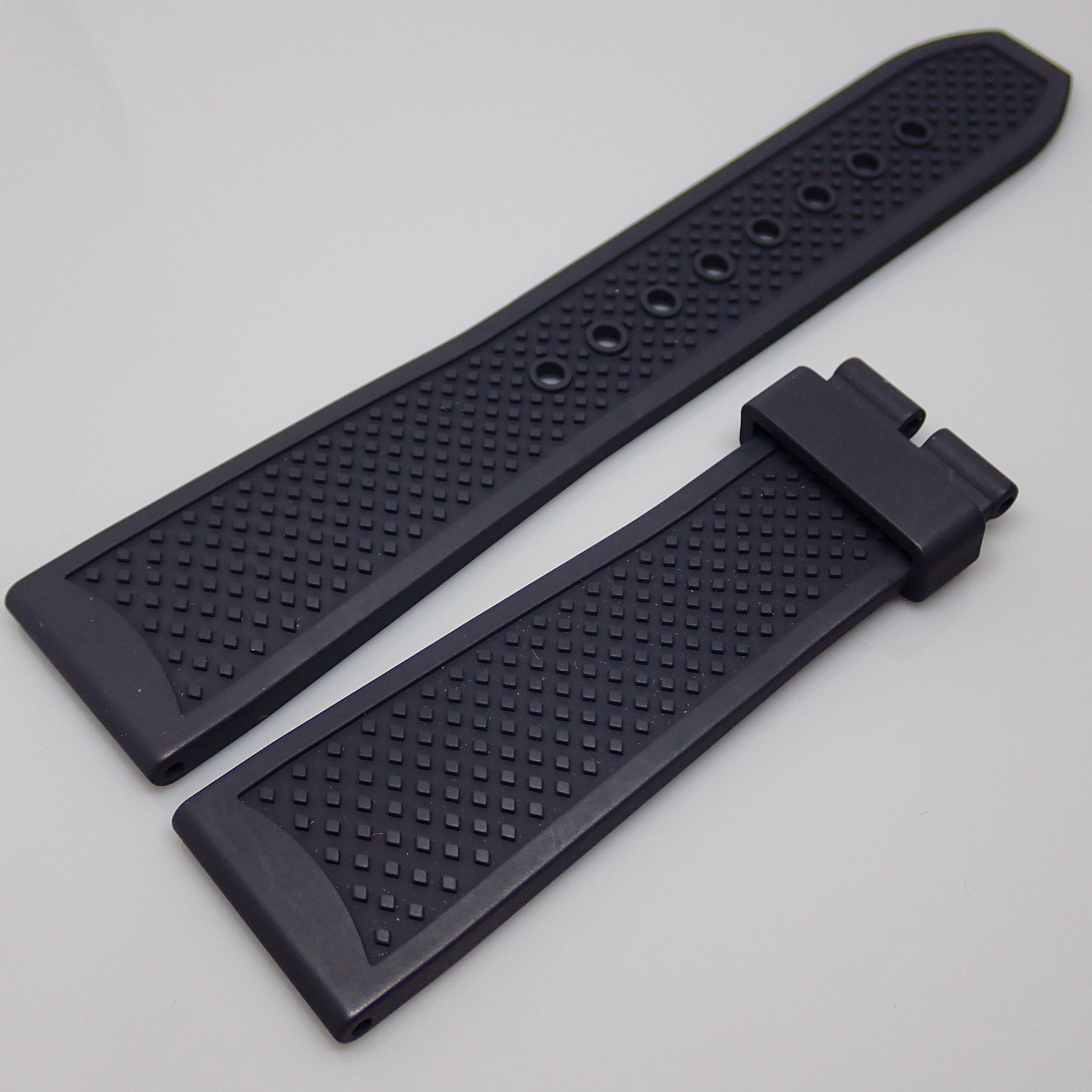 Cartier / Black Rubber Strap