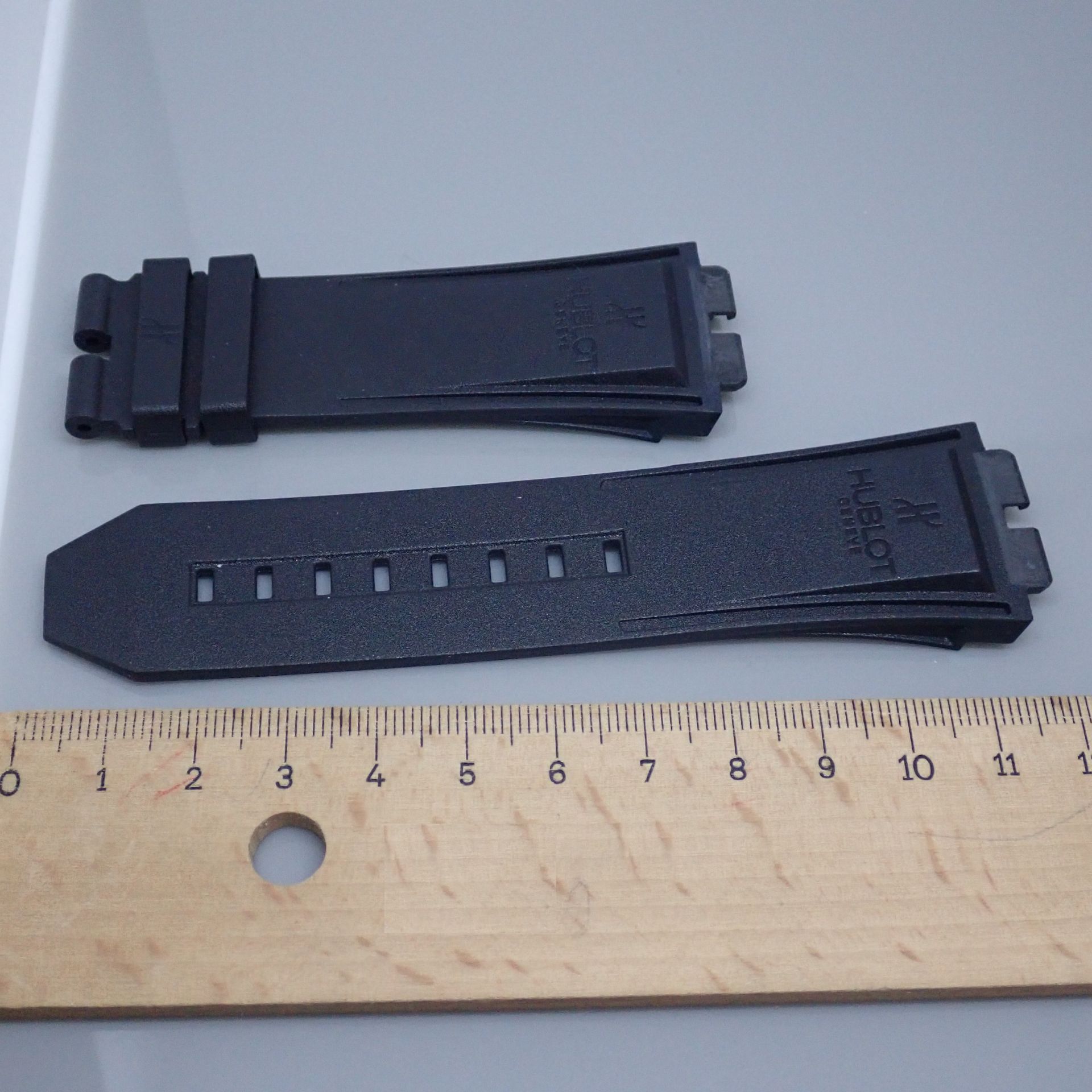 Hublot / Black Rubber Strap - Image 3 of 5