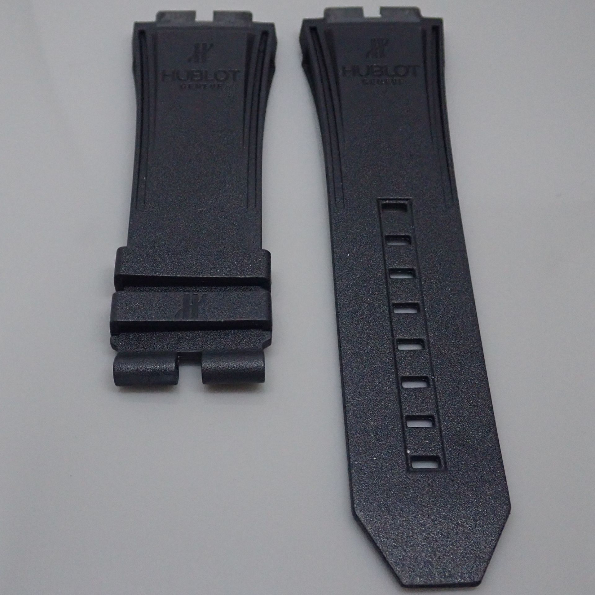 Hublot / Black Rubber Strap - Image 2 of 5