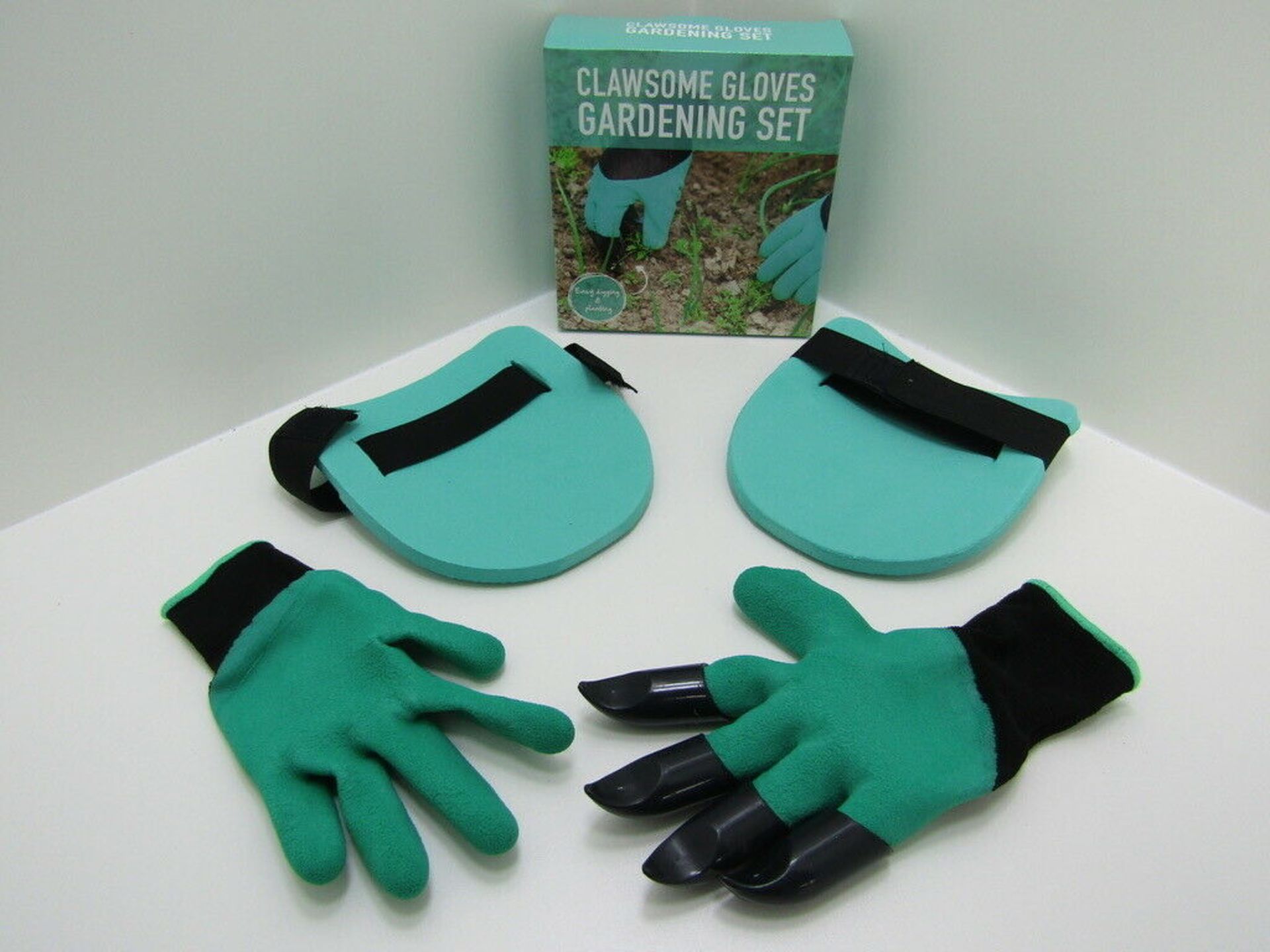 4x Digging Gloves. Gardeners Claw Finger Gloves and Knee Pad Set.