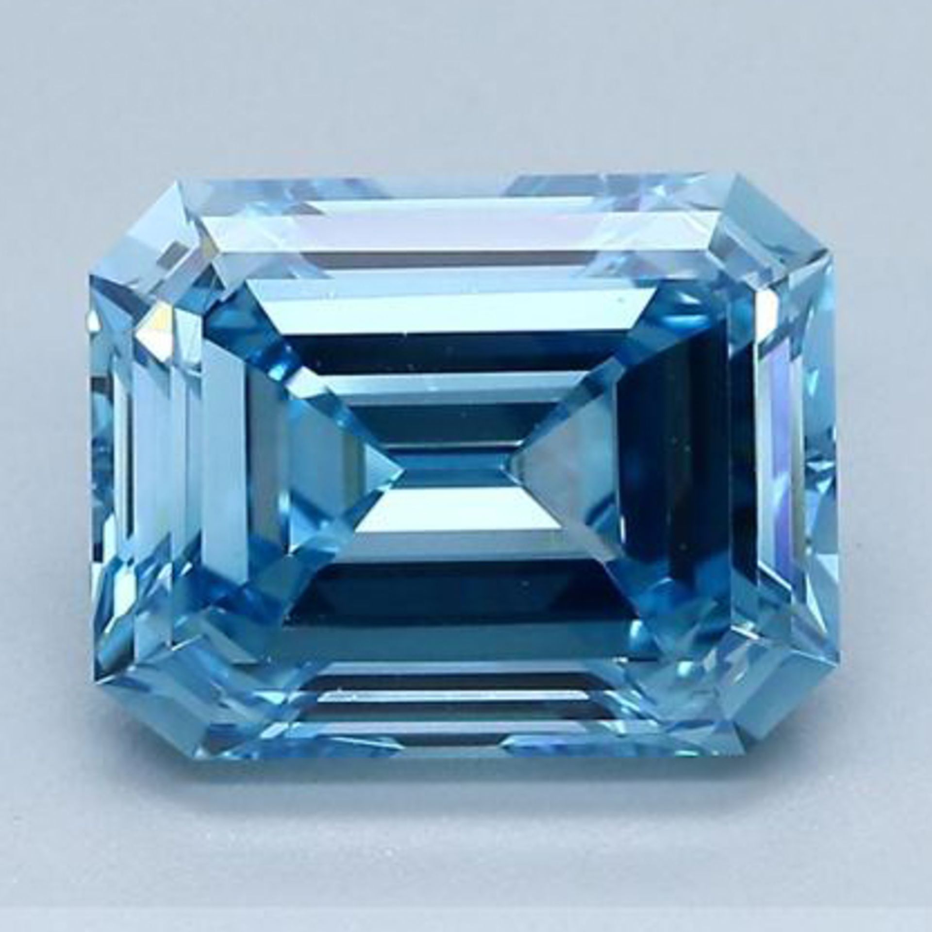 GIA Cert. 3.01 ct. Fancy Vivid Greenish Blue Diamond