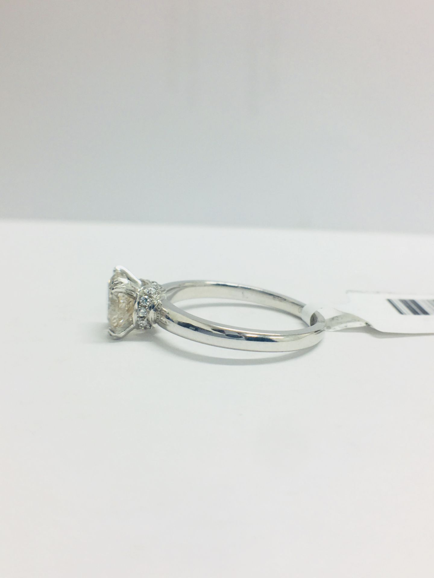 1ct Diamond Solitaire ring set in Platinum diamnd setting - Image 4 of 13