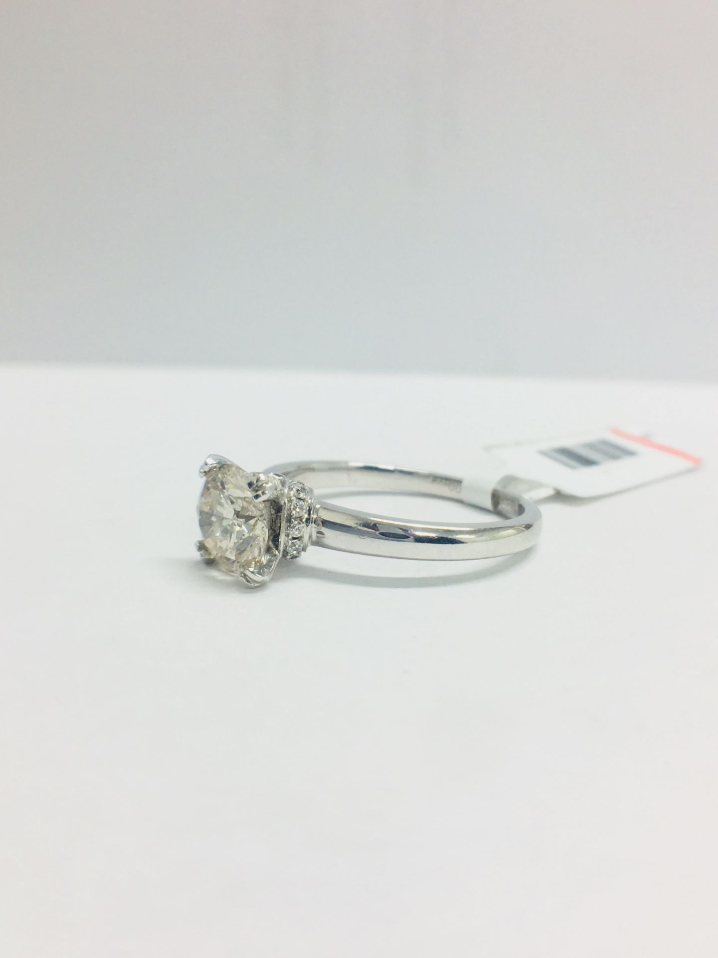 1ct Diamond Solitaire ring set in Platinum diamnd setting - Image 3 of 13