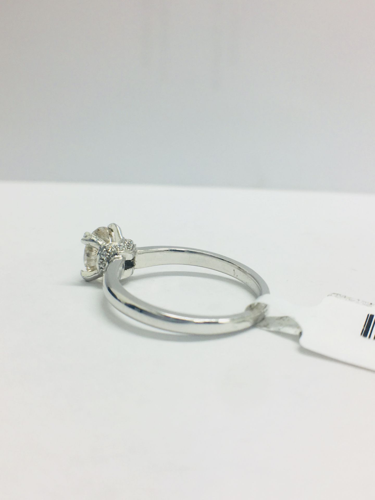 1ct Diamond Solitaire ring set in Platinum diamnd setting - Image 5 of 13