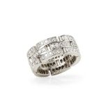 18k White Gold Diamond Maillon Band Ring