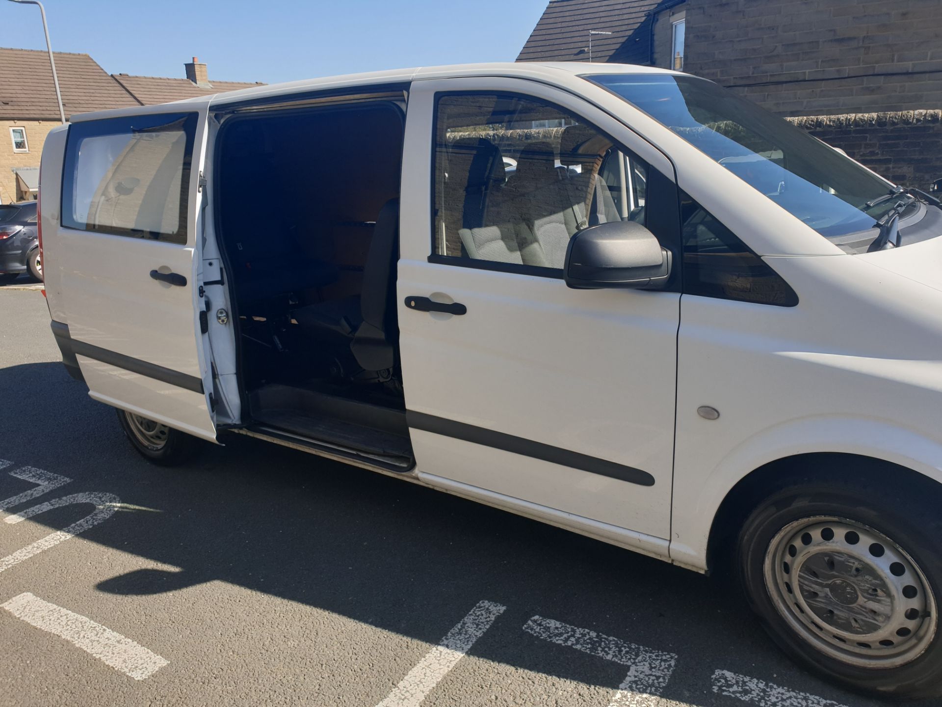 Mercedes Vito Dualiner, Reg 2011, Low Mileage, 6/8 Seats - Image 4 of 9