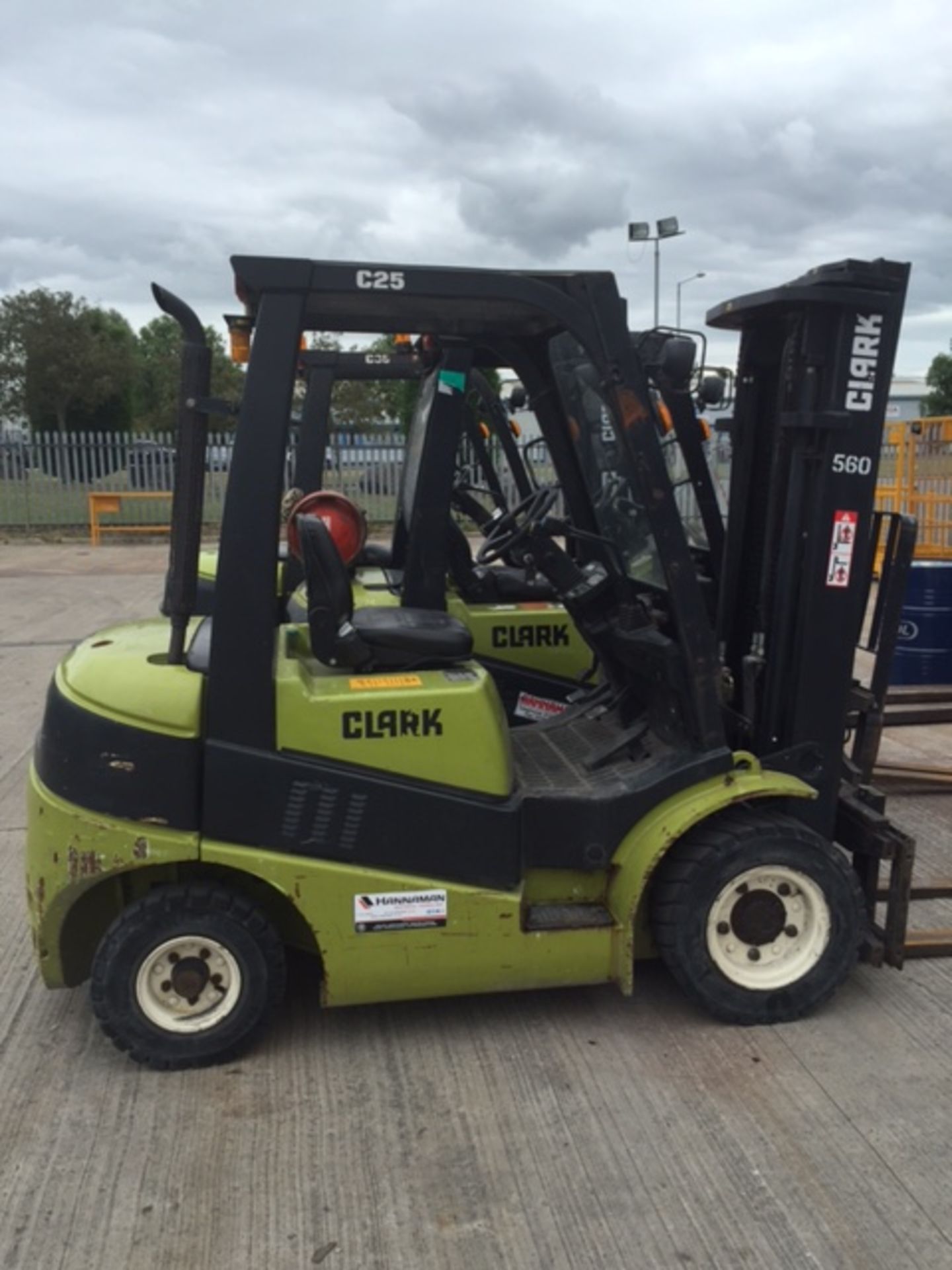 F560. Clark C25D Counterbalance Forklift - Image 3 of 4