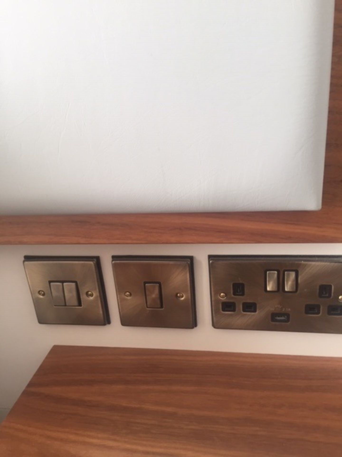 Wall panel with headboard, light fittings and switches - Image 3 of 4