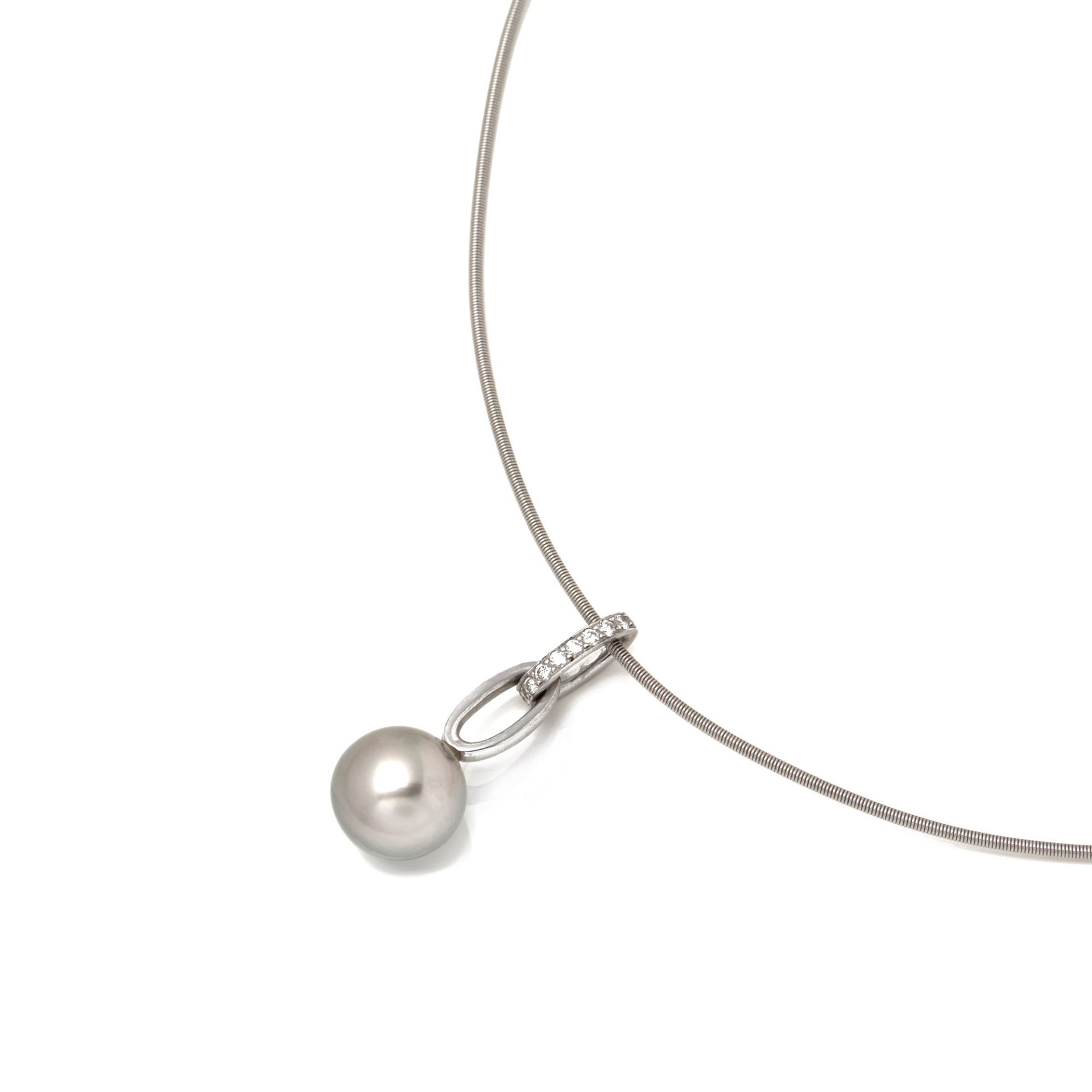 18k White Gold Cultured Pearl & Diamond Pendant Necklace