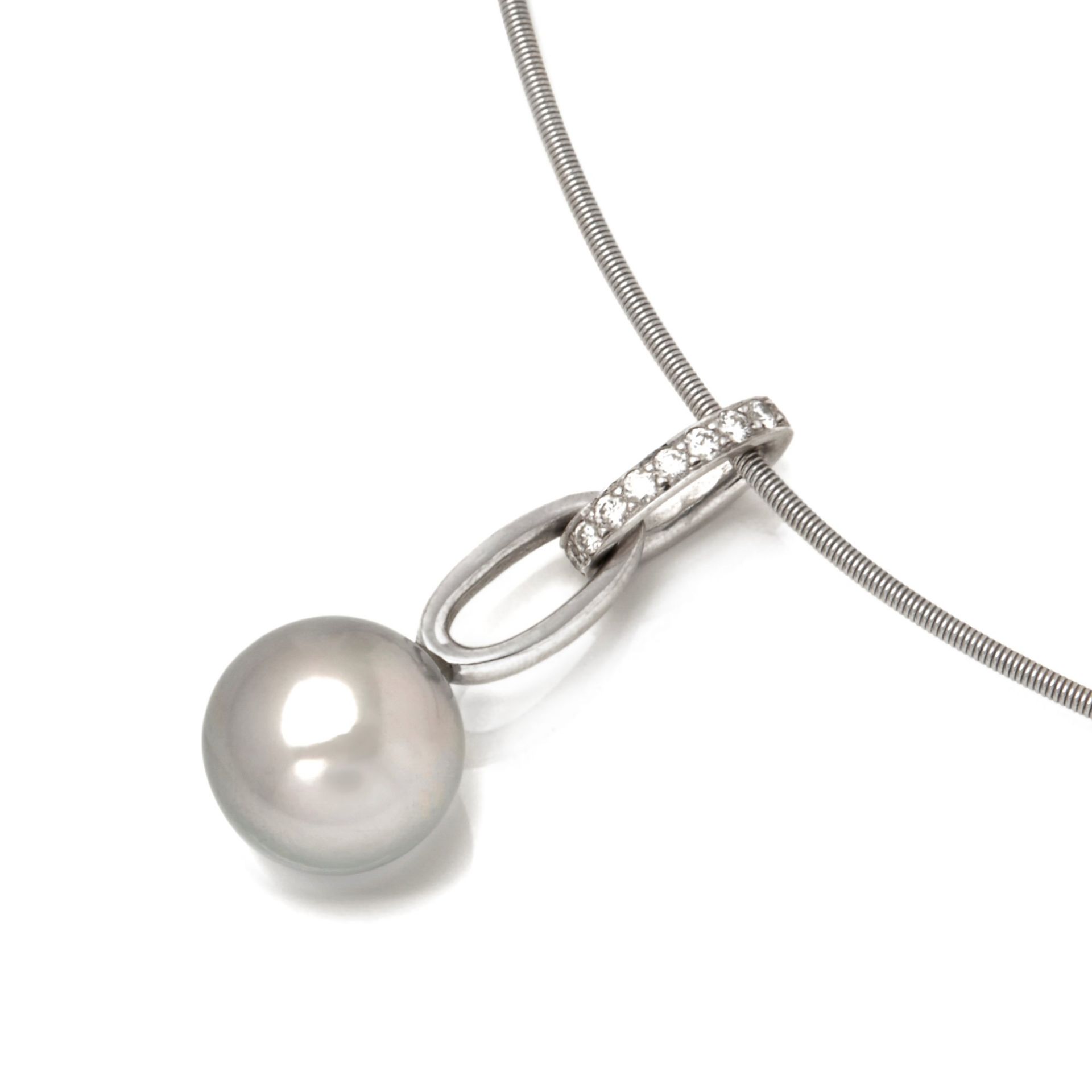 18k White Gold Cultured Pearl & Diamond Pendant Necklace - Image 2 of 8