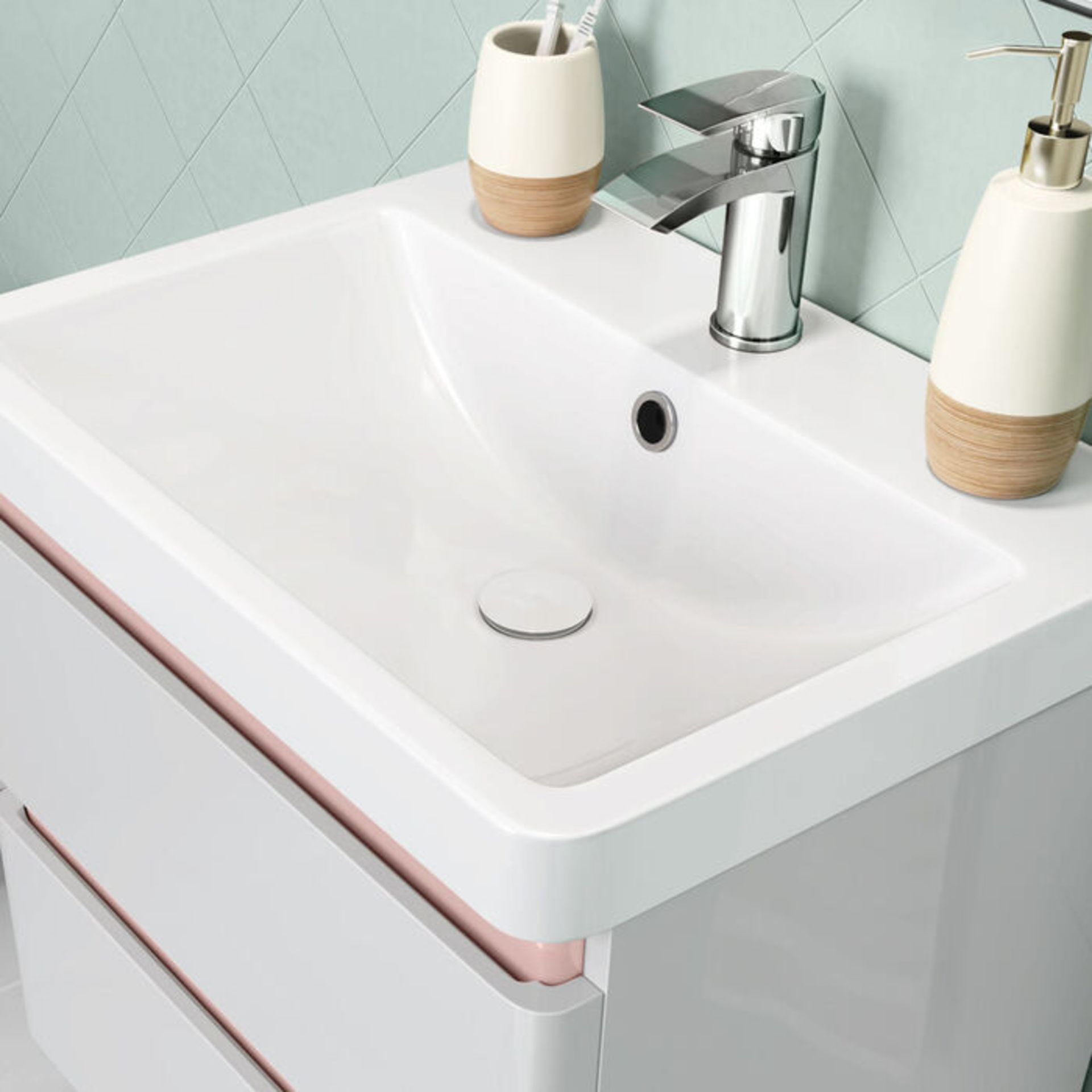 (NV1026) White Slotted Push Button Pop-Up Basin Waste Made with zinc with solid brass componen... - Image 2 of 3