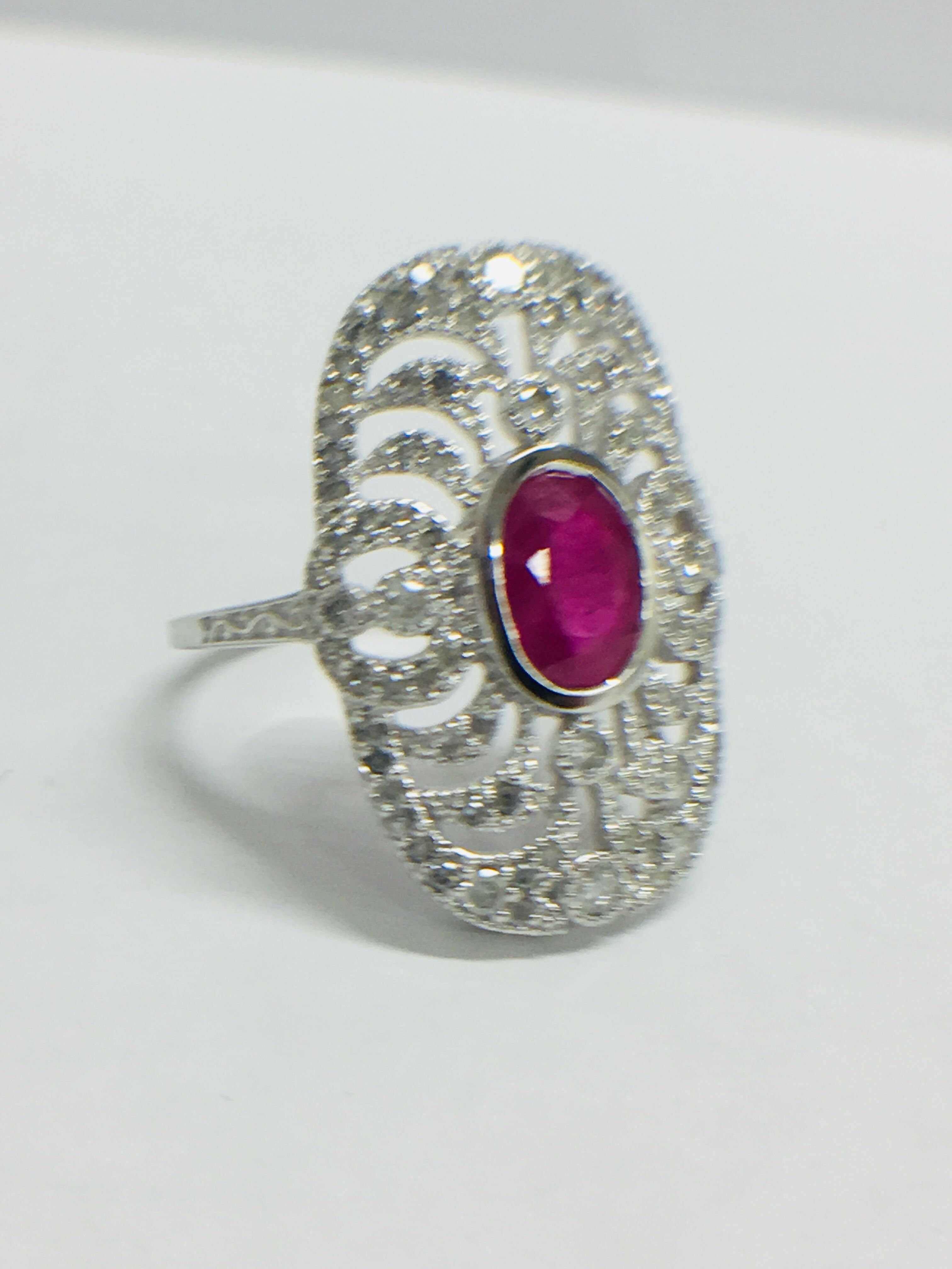 18ct White Gold Ruby & Diamond Ring - Image 8 of 11