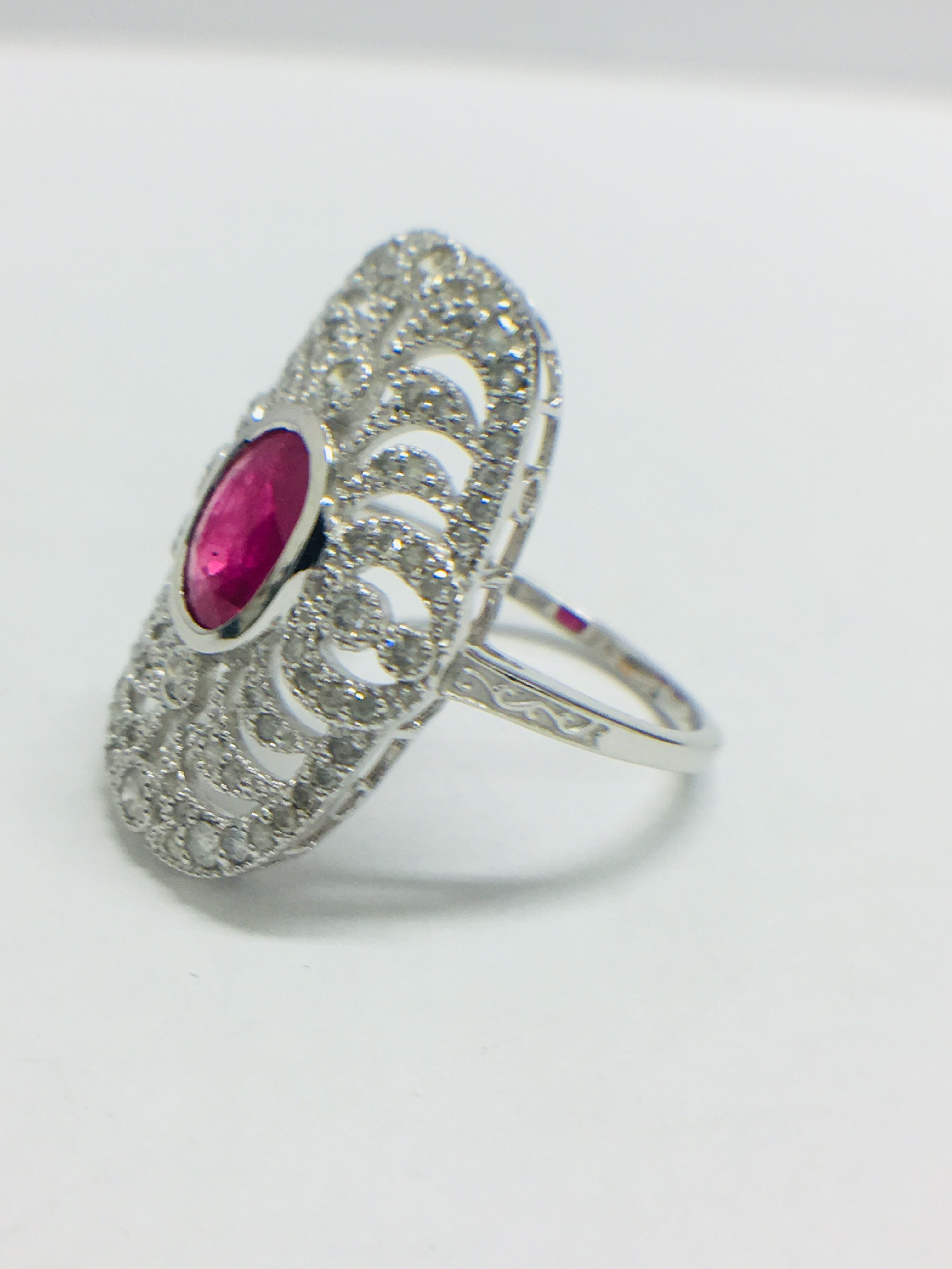 18ct White Gold Ruby & Diamond Ring - Image 2 of 11