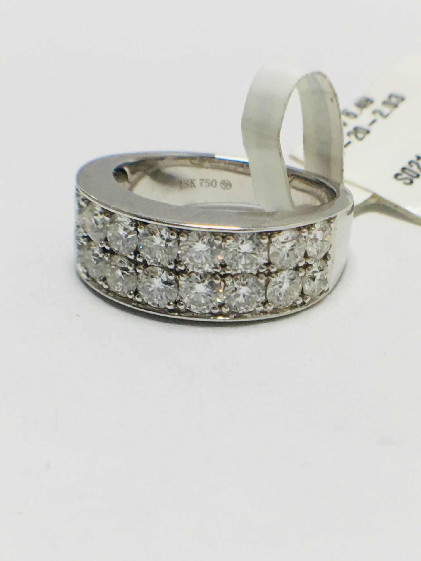 18ct Diamond Dress Ring - Image 3 of 11