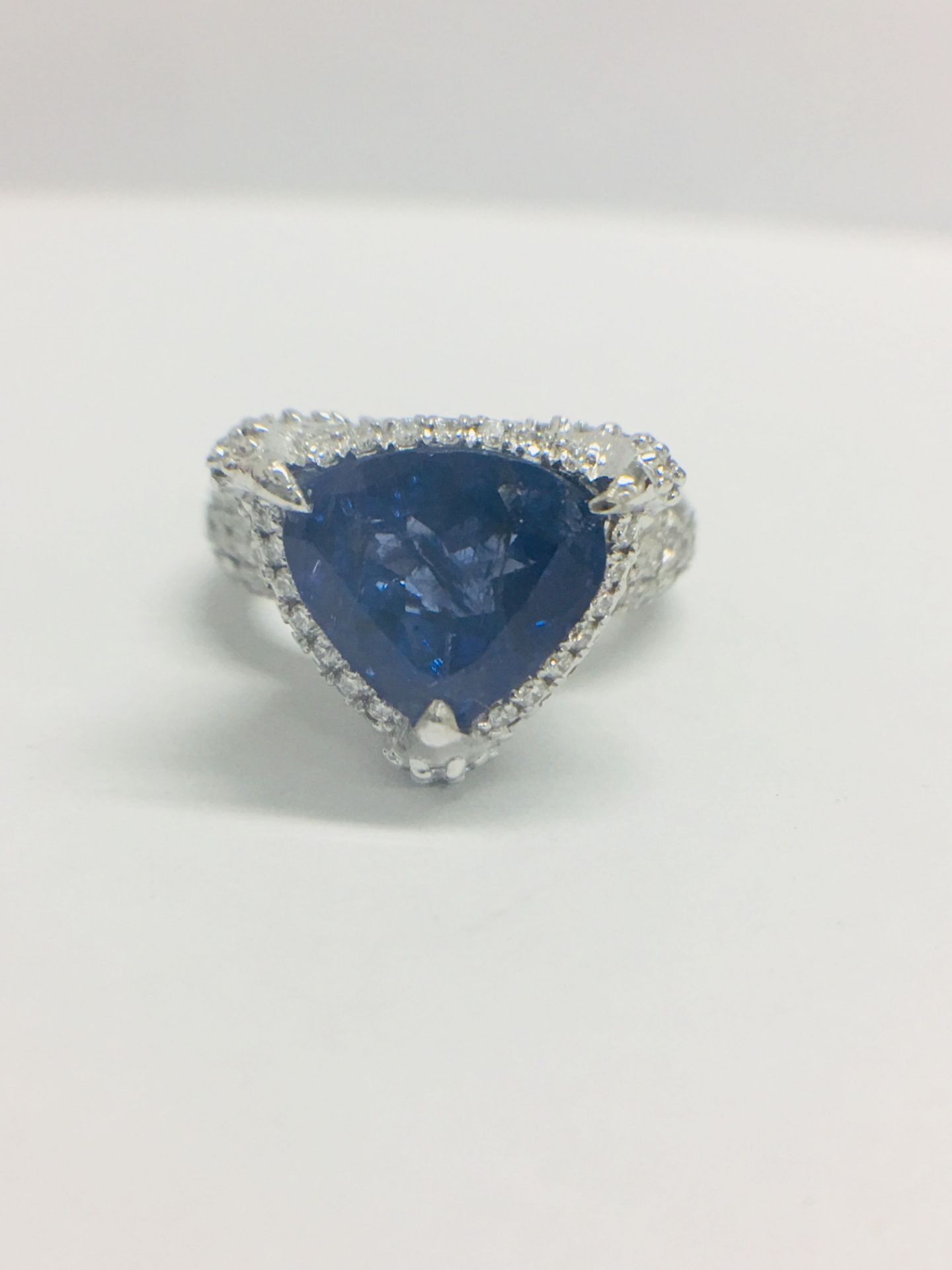 Platinum Tanzanite Ring - Image 2 of 15