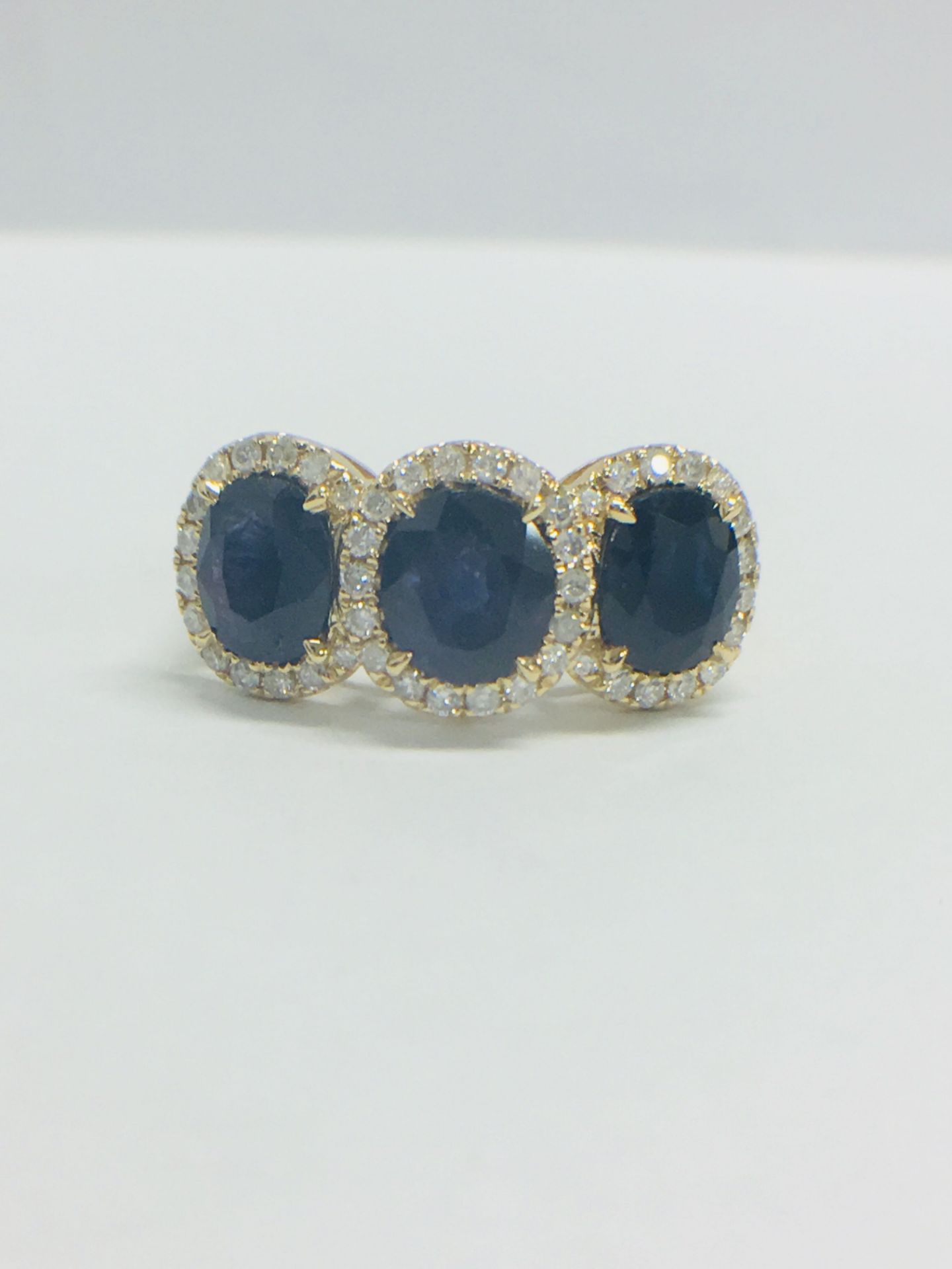 18ct Yellow Gold Sapphire & Diamond Ring