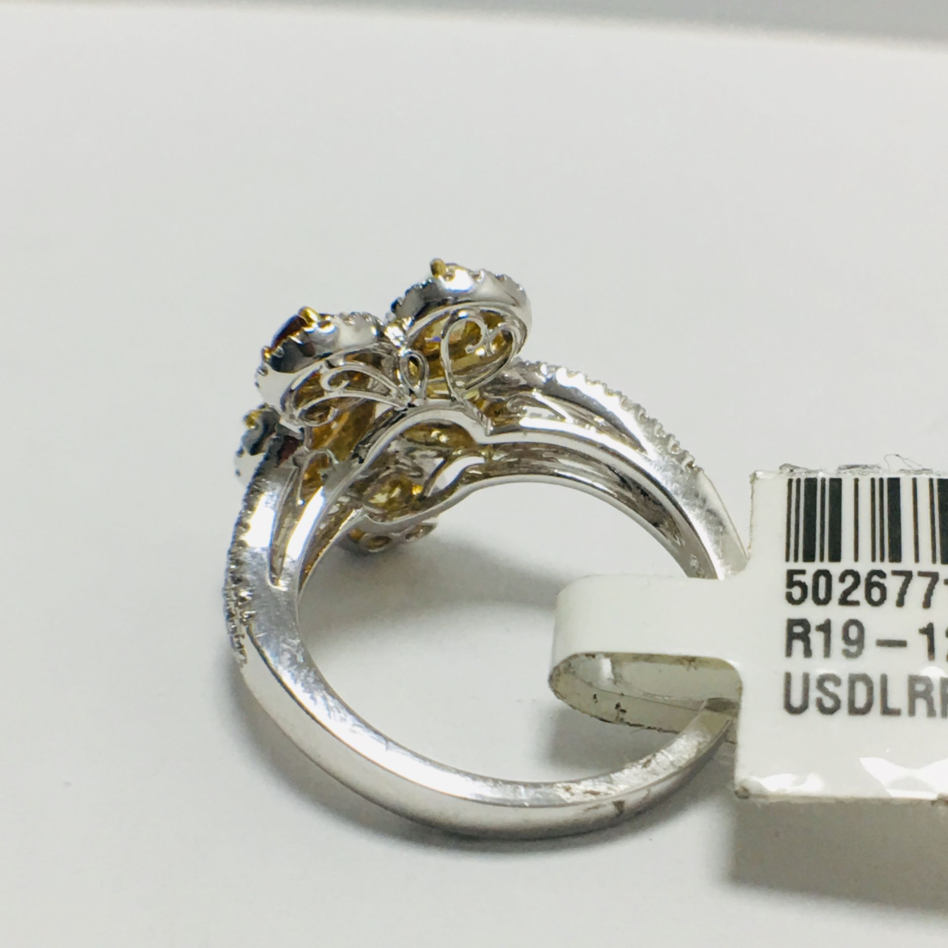 18ct Fancy Colour Diamond Ring - Image 5 of 13