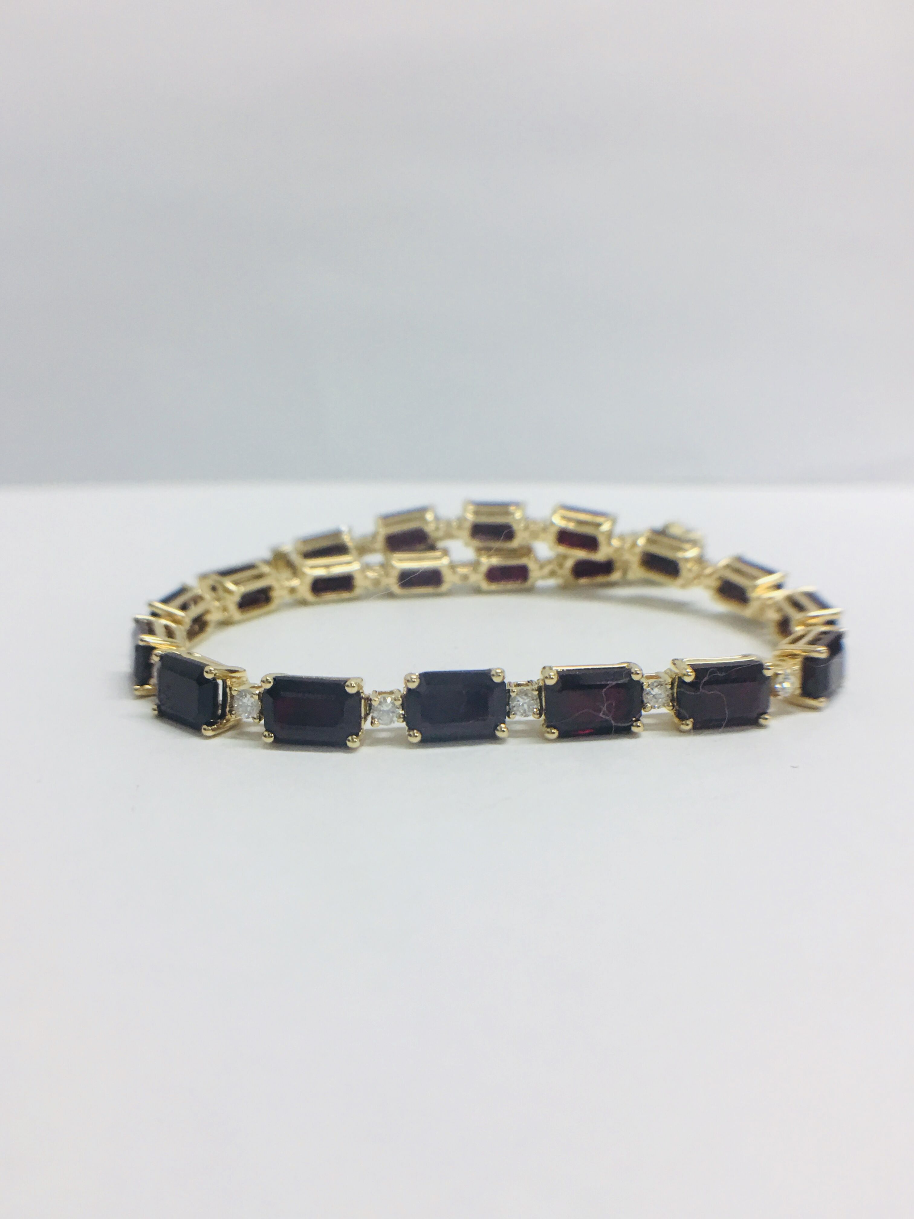 18ct Yellow Gold Ruby & Diamond Tennis Bracelet - Image 9 of 10