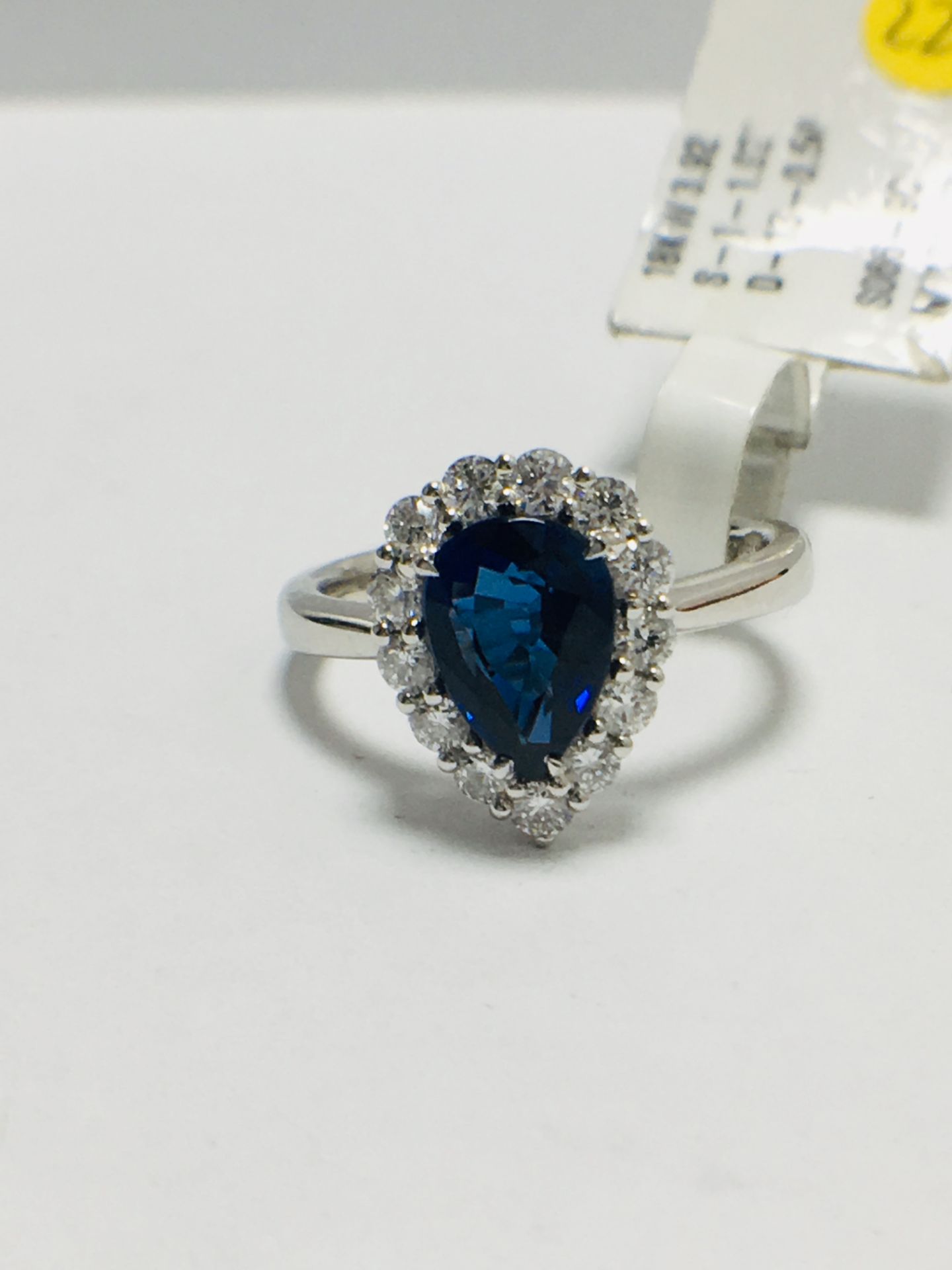 18ct White Gold Natural Sapphire Diamond Cluster Style Ring