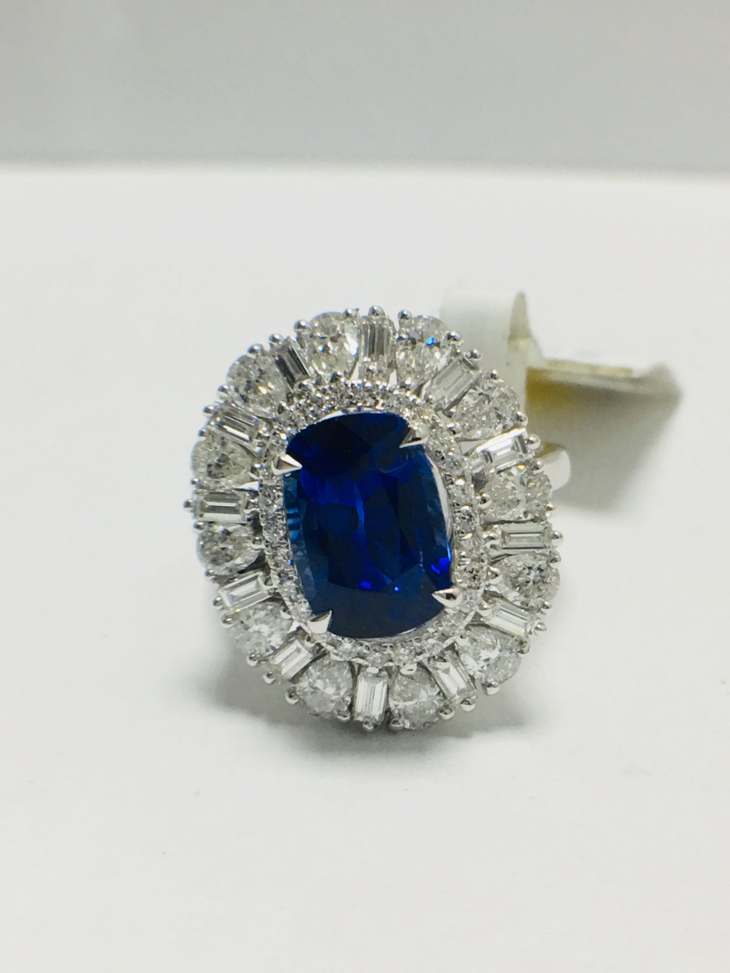 18ct White Gold Natural Sapphire Diamond Cluster Style Ring