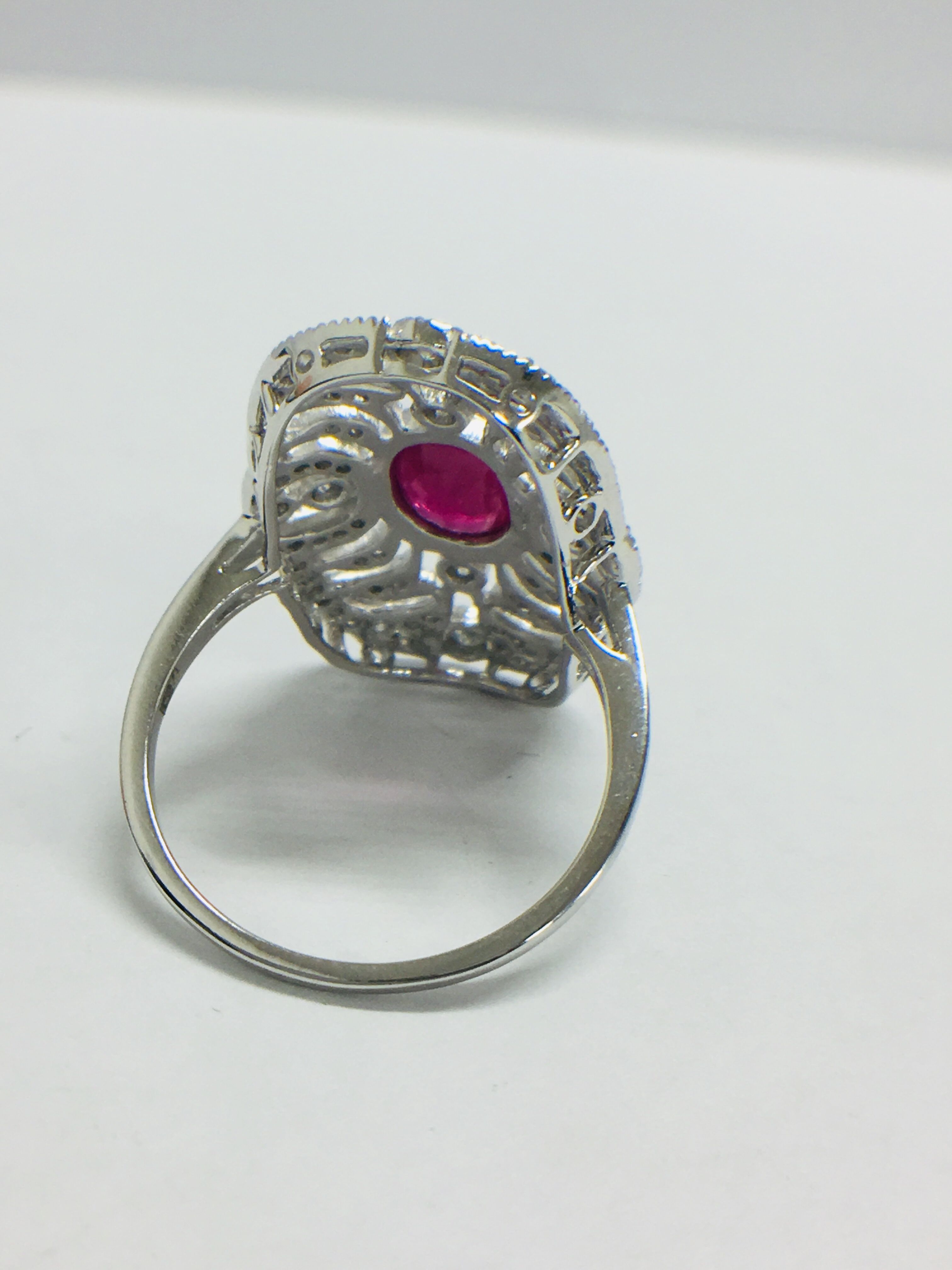 18ct White Gold Ruby & Diamond Ring - Image 4 of 11