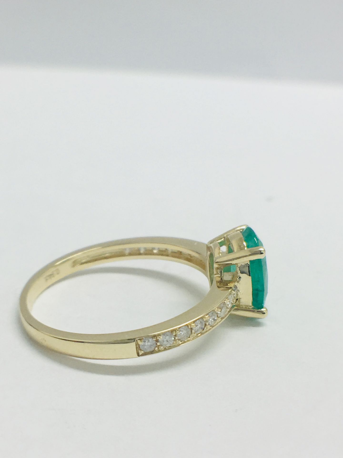 14ct Yellow Gold Emerald & Diamond Ring - Image 3 of 7