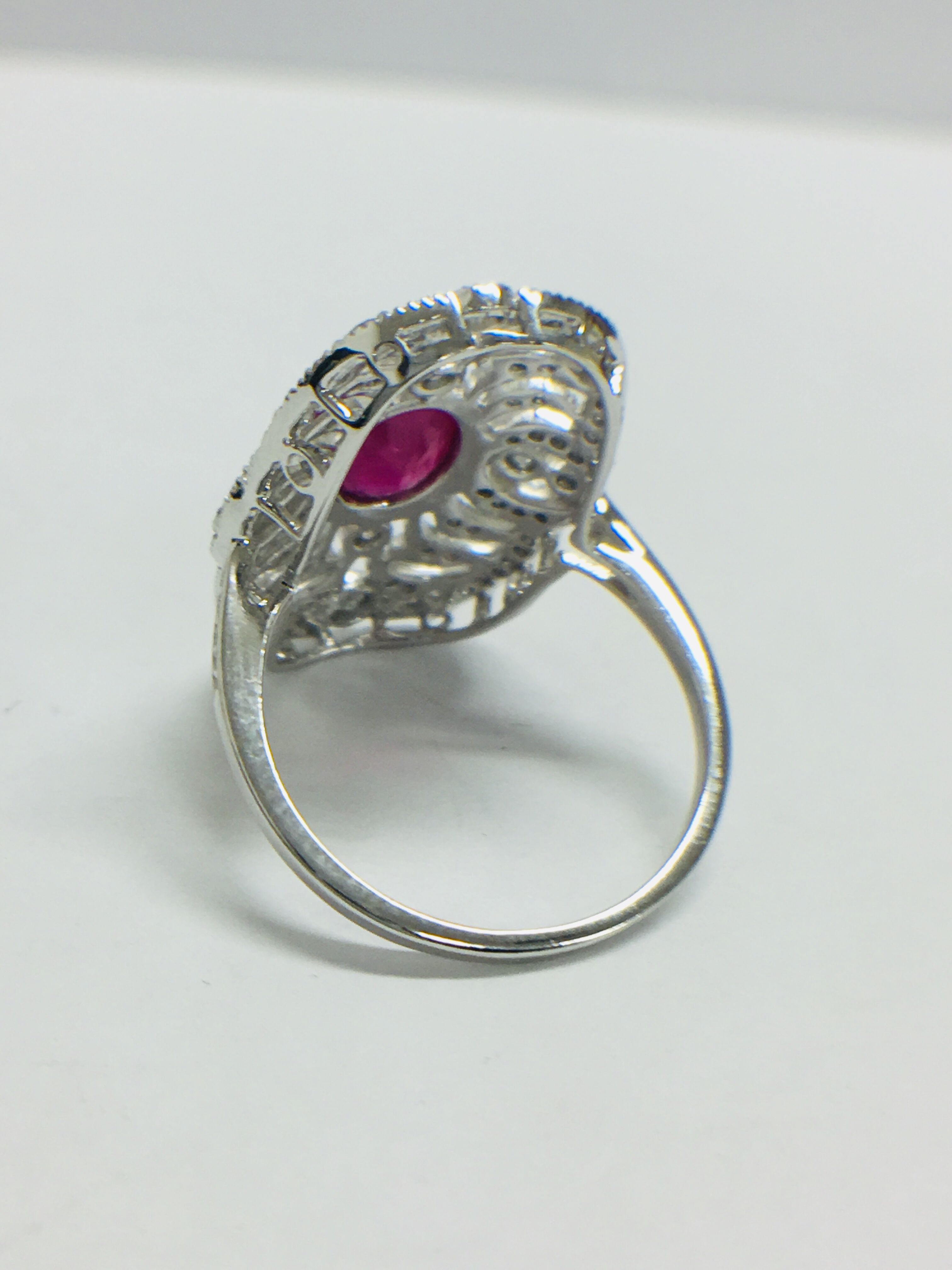 18ct White Gold Ruby & Diamond Ring - Image 3 of 11