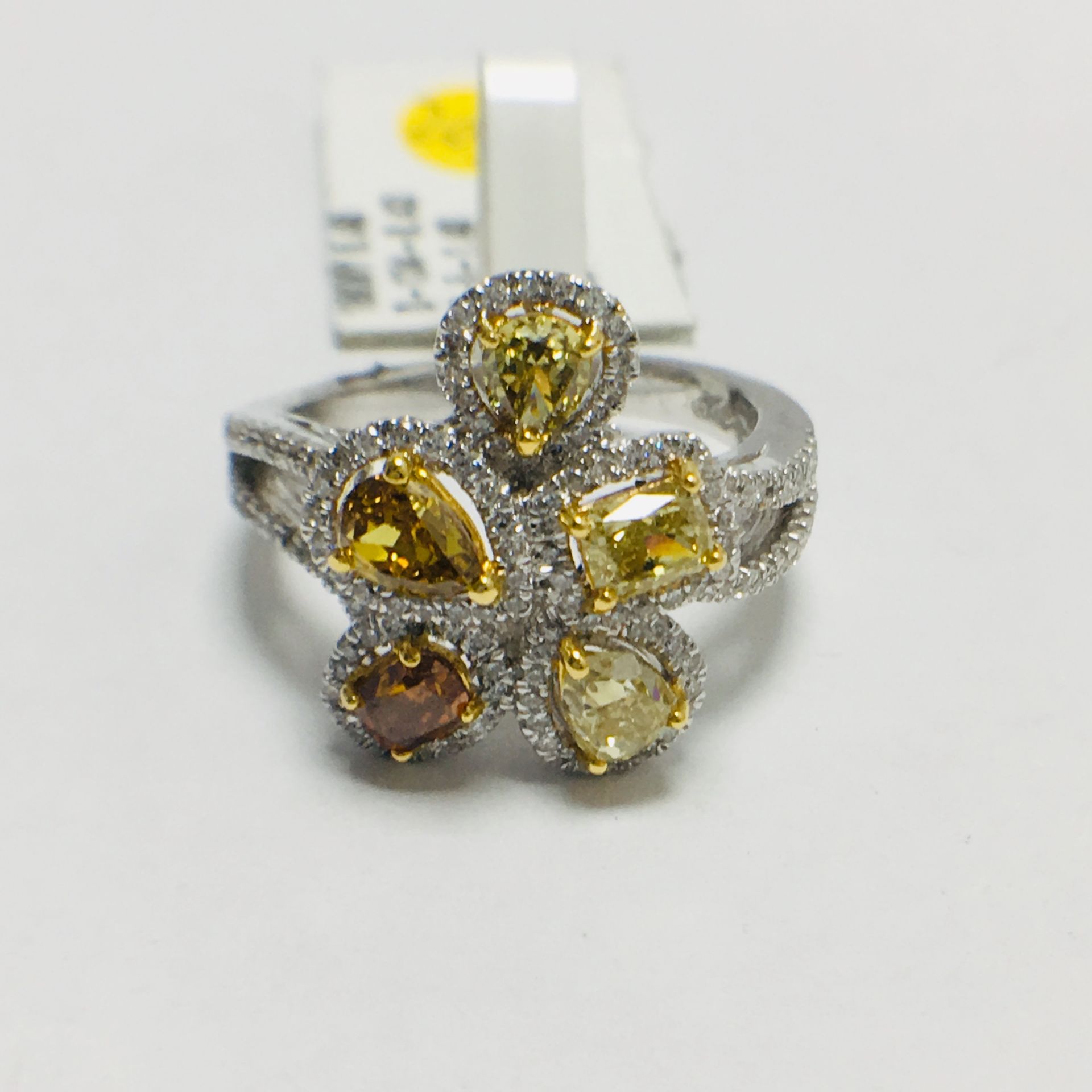 18ct Fancy Colour Diamond Ring - Image 11 of 13