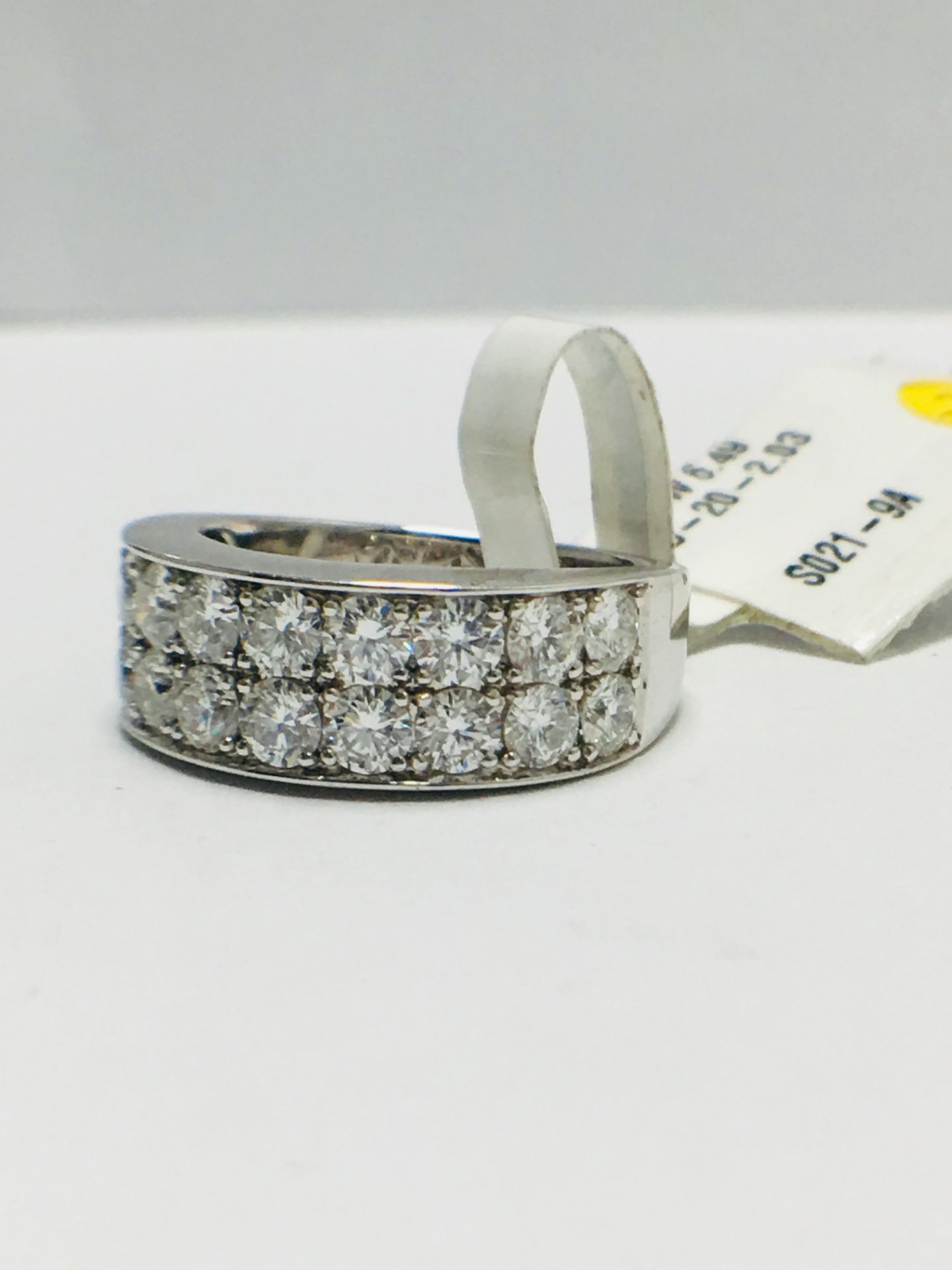 18ct Diamond Dress Ring - Image 2 of 11