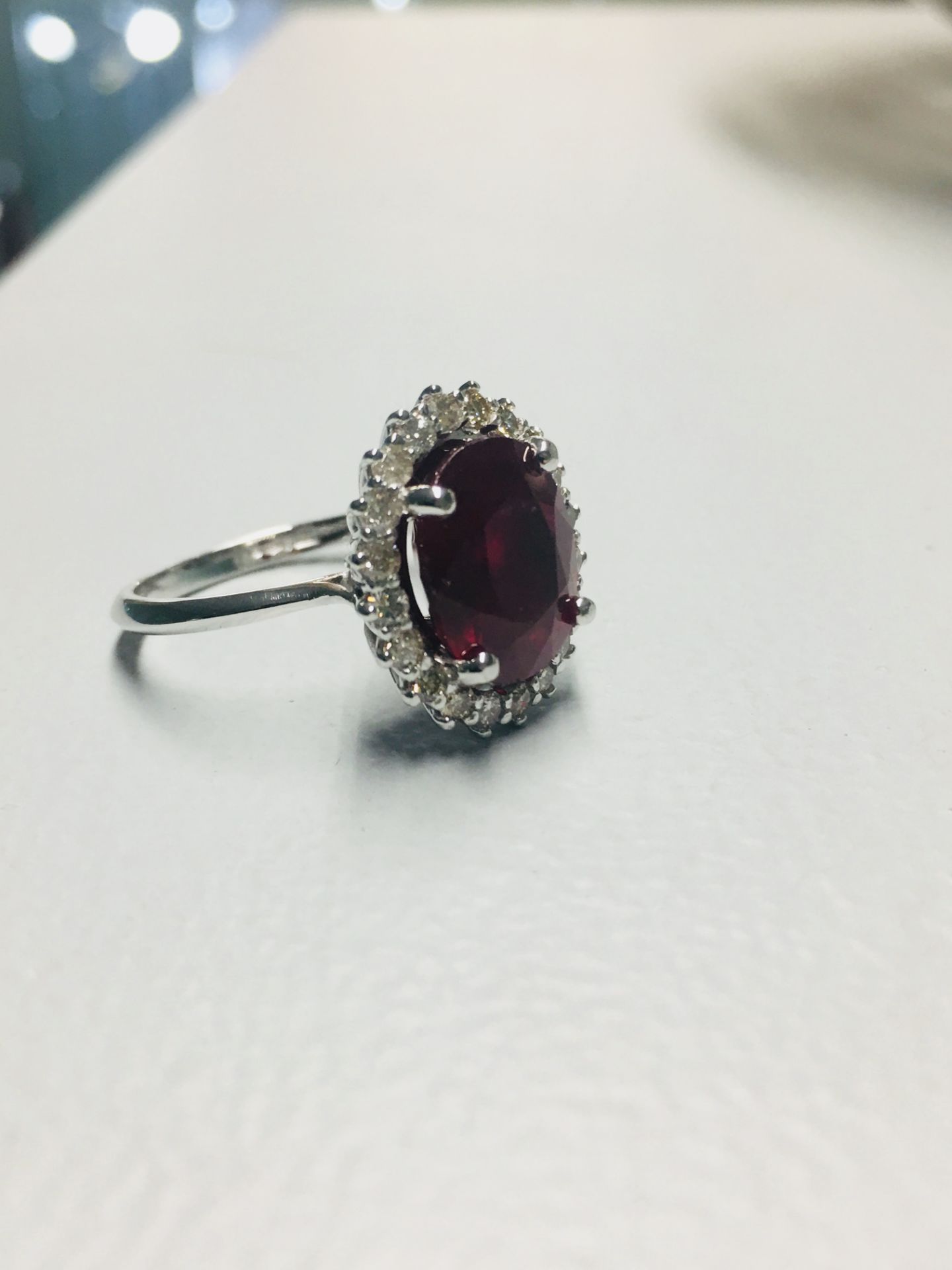18ct white Gold Ruby Diamond Cluster Ring - Image 3 of 10
