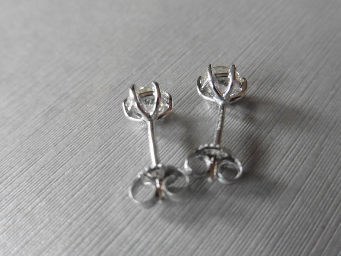 1.90ct Diamond set solitaire style earrings - Image 2 of 2